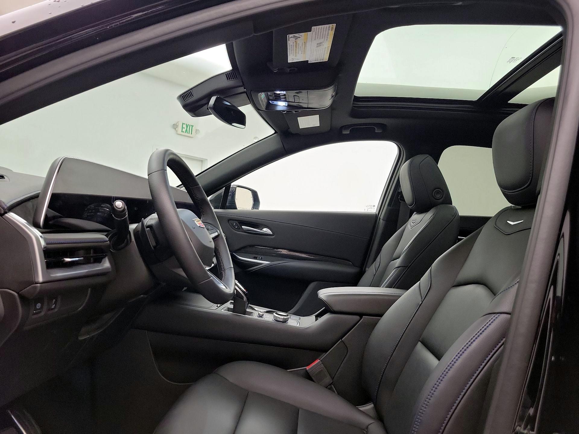 Thumbnail: 2025 Cadillac XT4 - 20