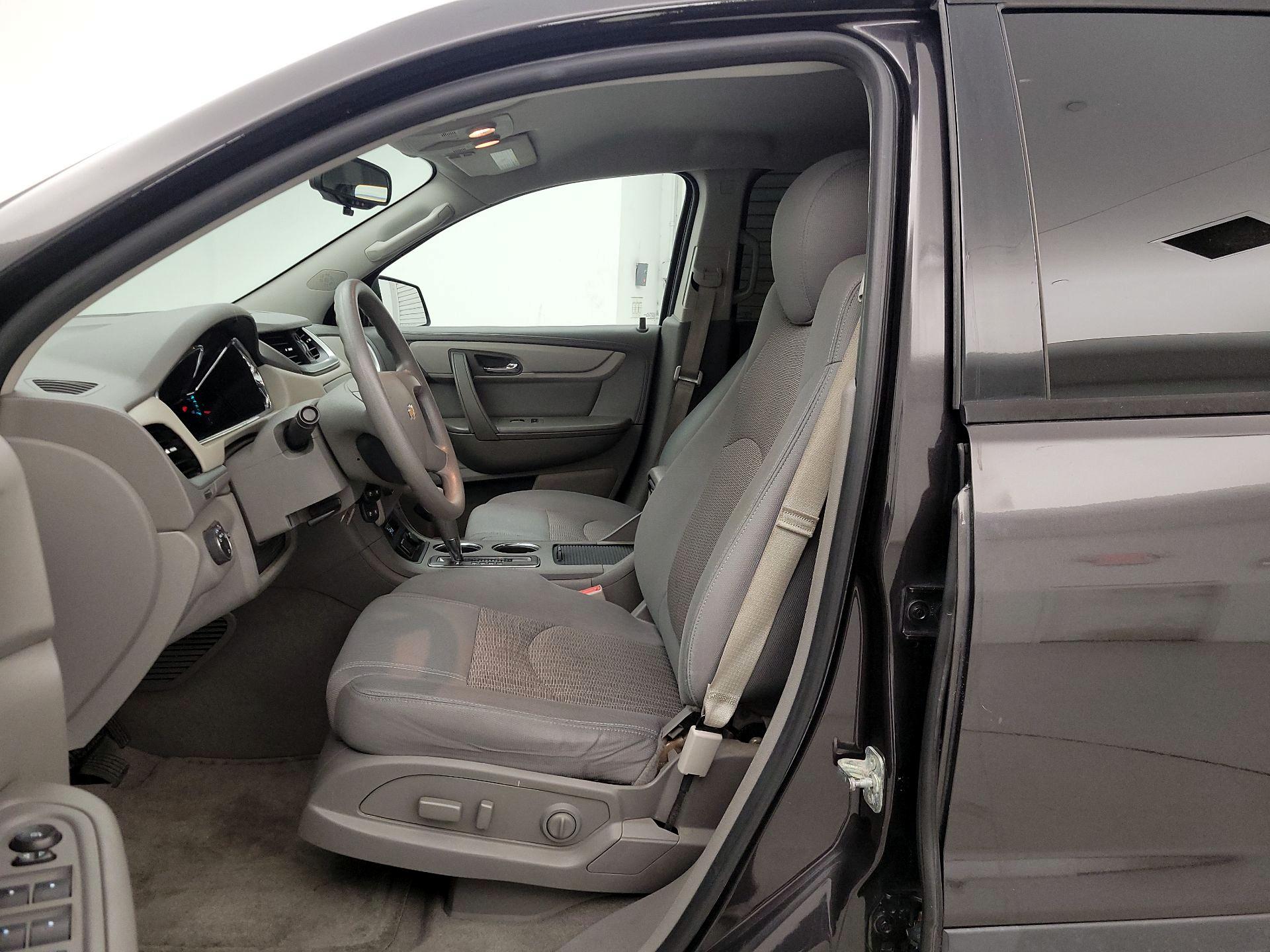 Thumbnail: 2017 Chevrolet Traverse - 11