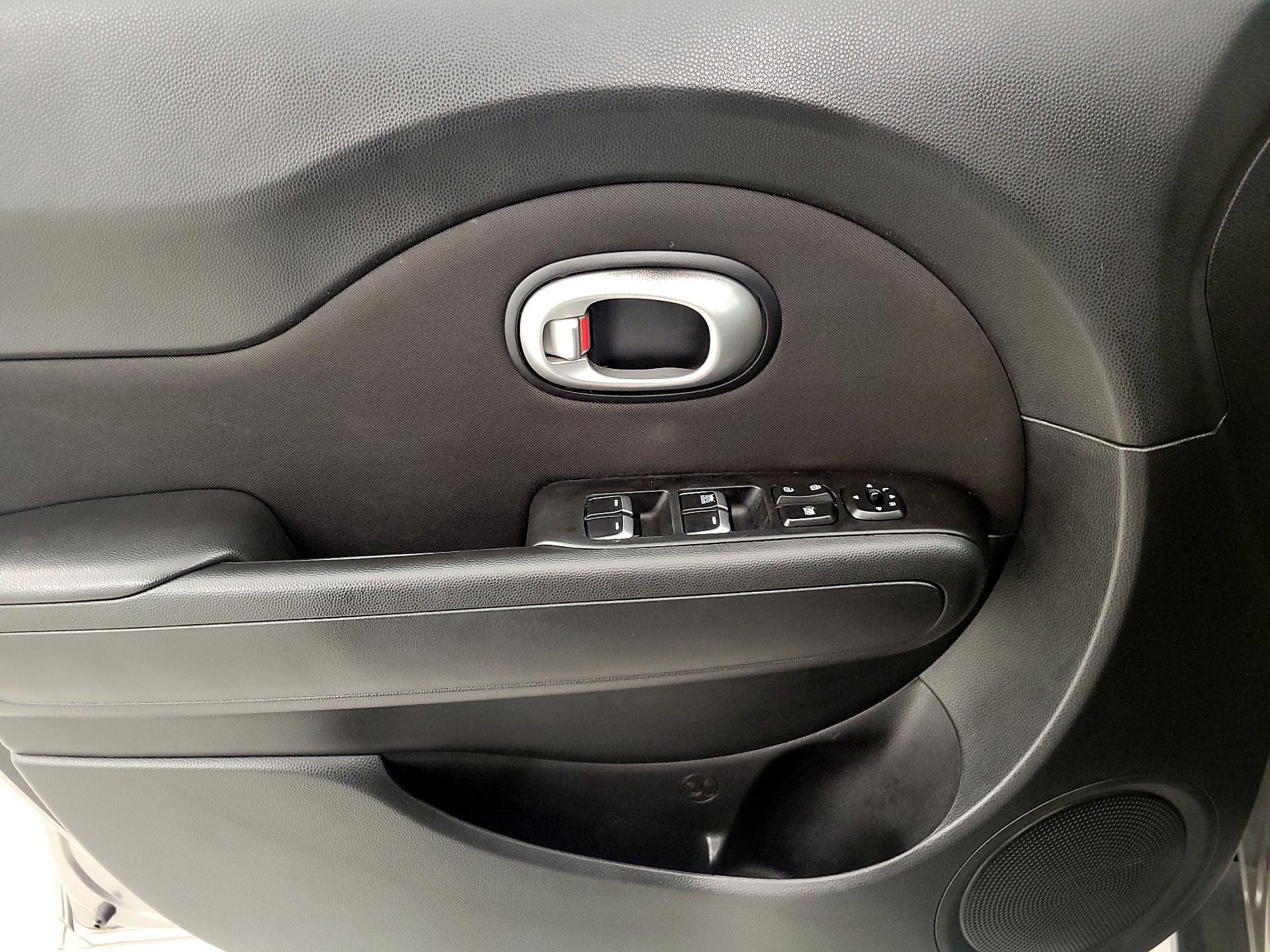 Thumbnail: 2017 Kia Soul - 12