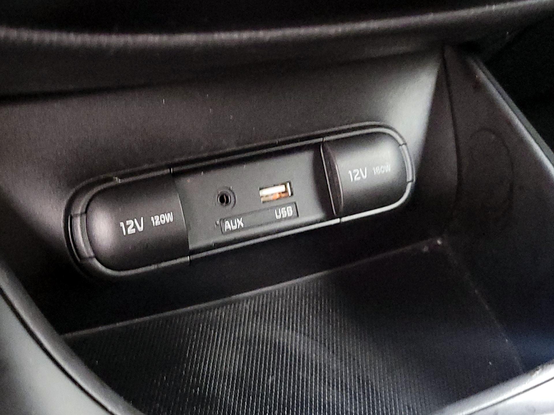 Thumbnail: 2017 Kia Soul - 17