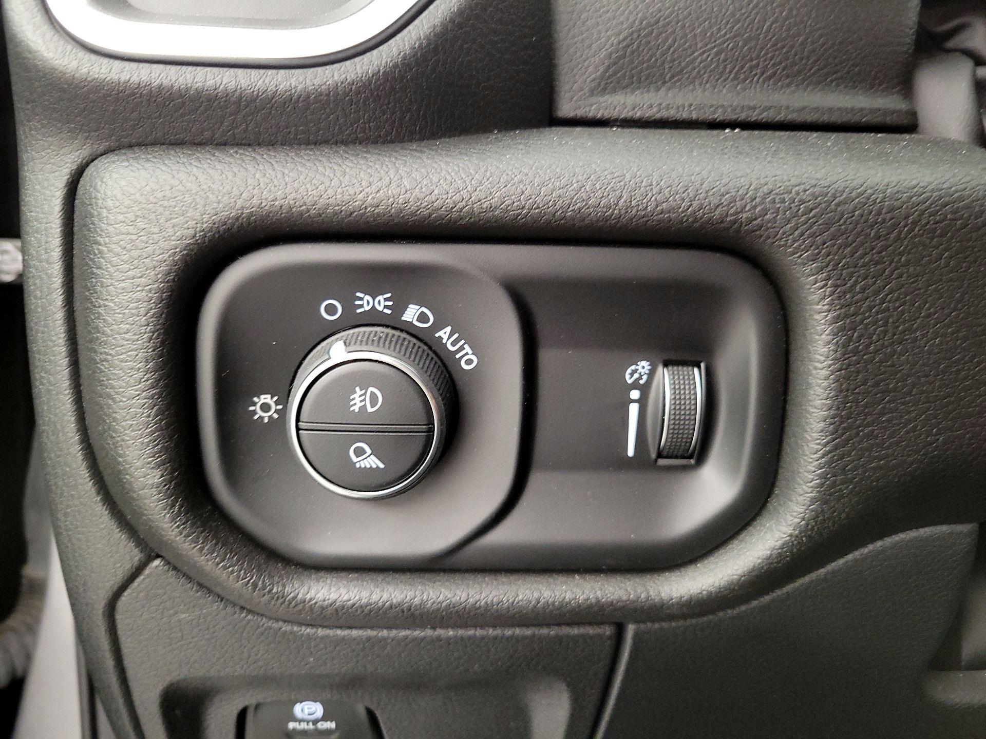 Thumbnail: 2025 RAM 1500 - 13