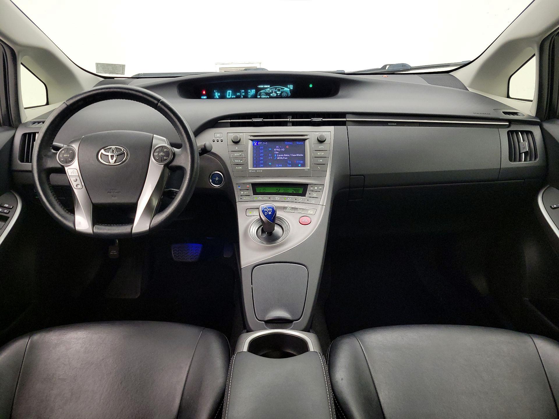 Thumbnail: 2015 Toyota Prius - 9