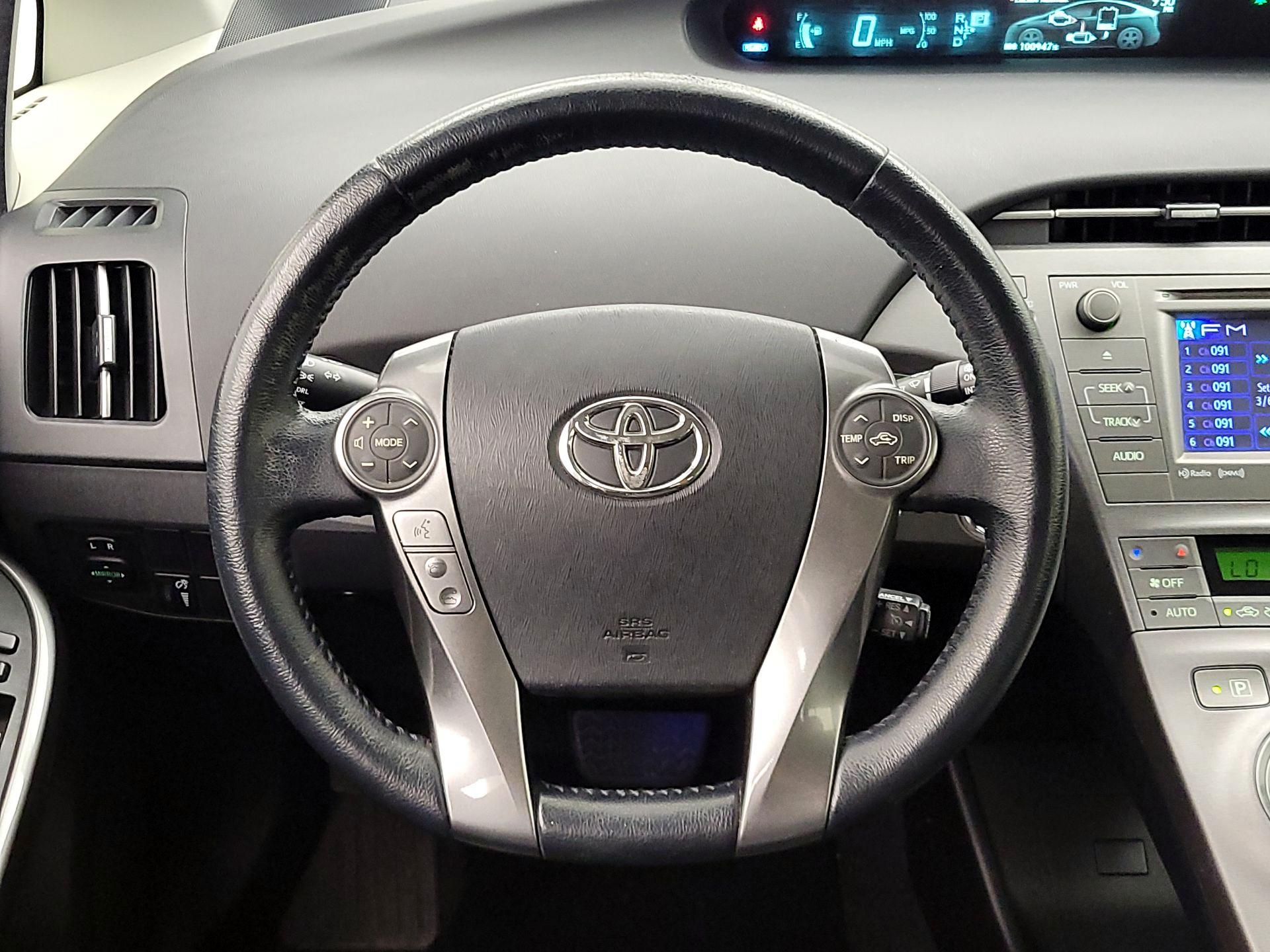 Thumbnail: 2015 Toyota Prius - 10