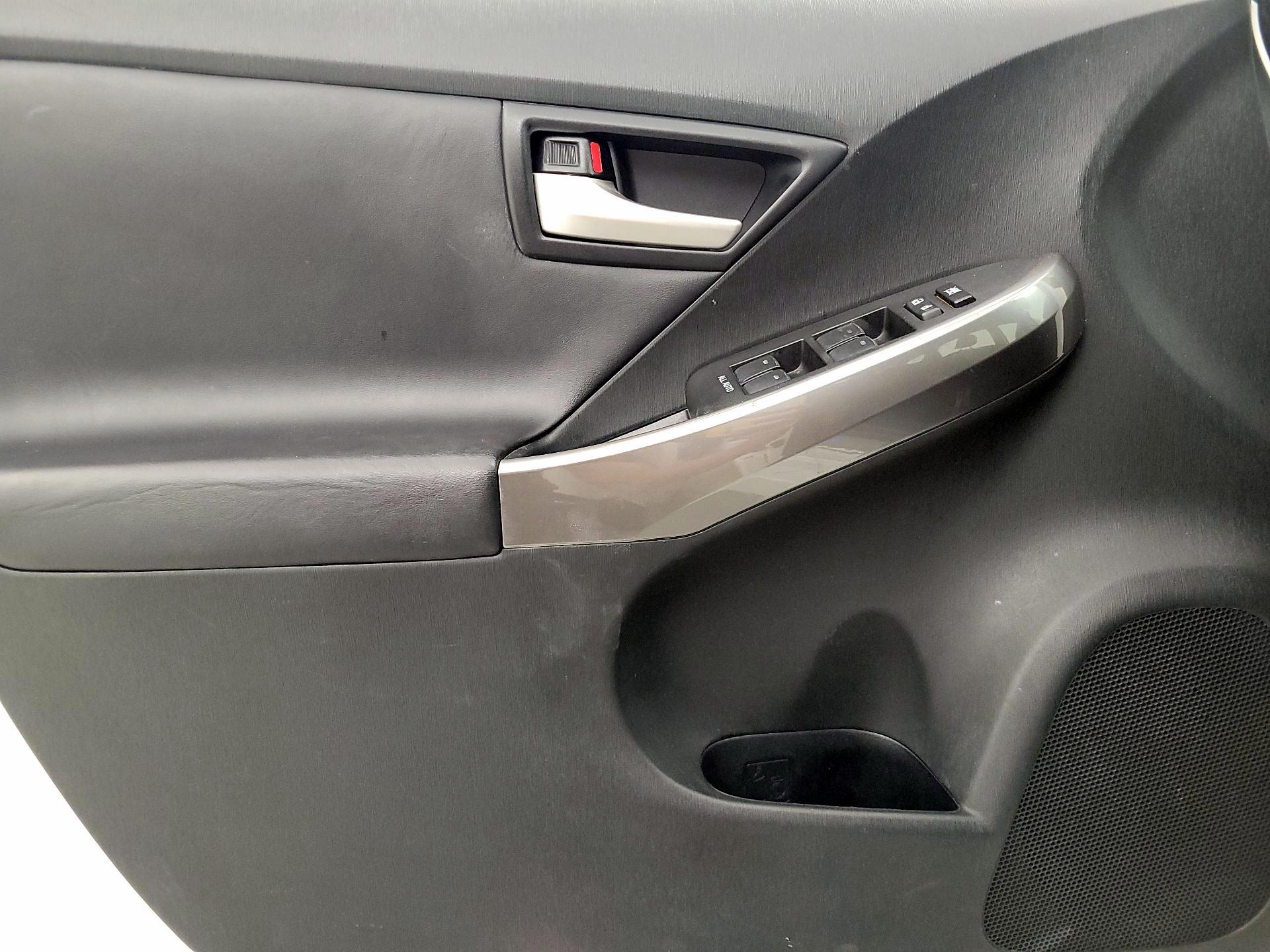 Thumbnail: 2015 Toyota Prius - 12