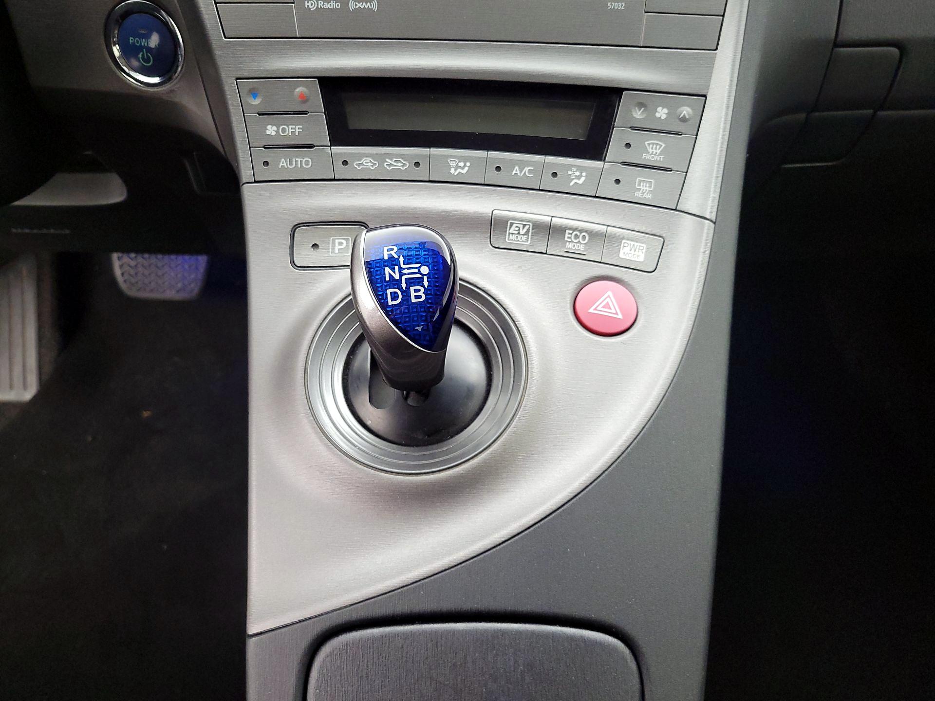 Thumbnail: 2015 Toyota Prius - 17