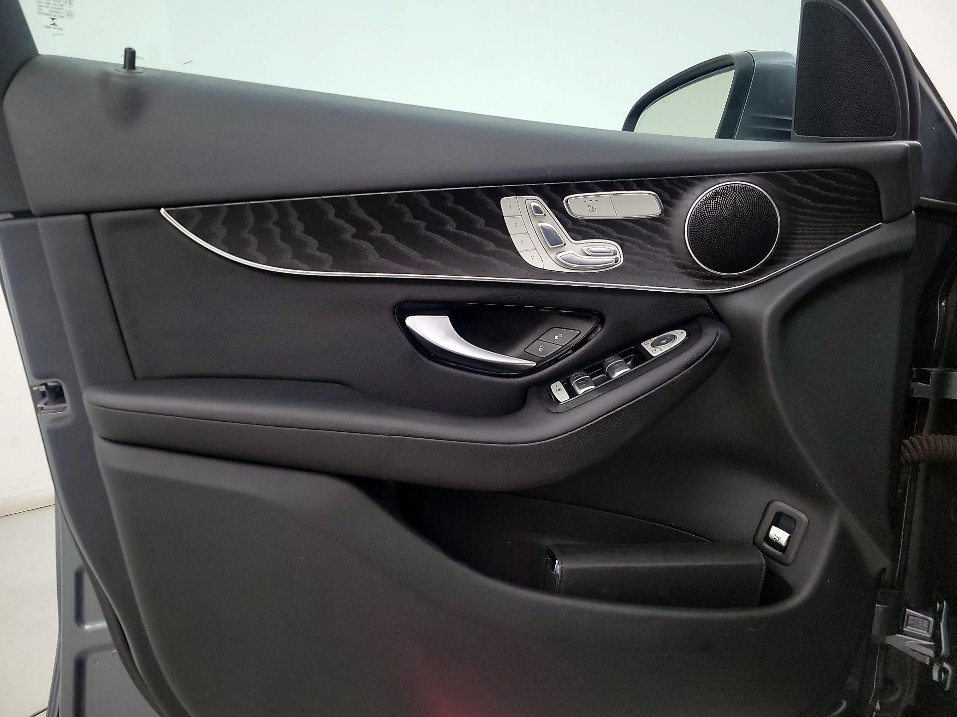 Thumbnail: 2016 Mercedes-Benz GLC - 12