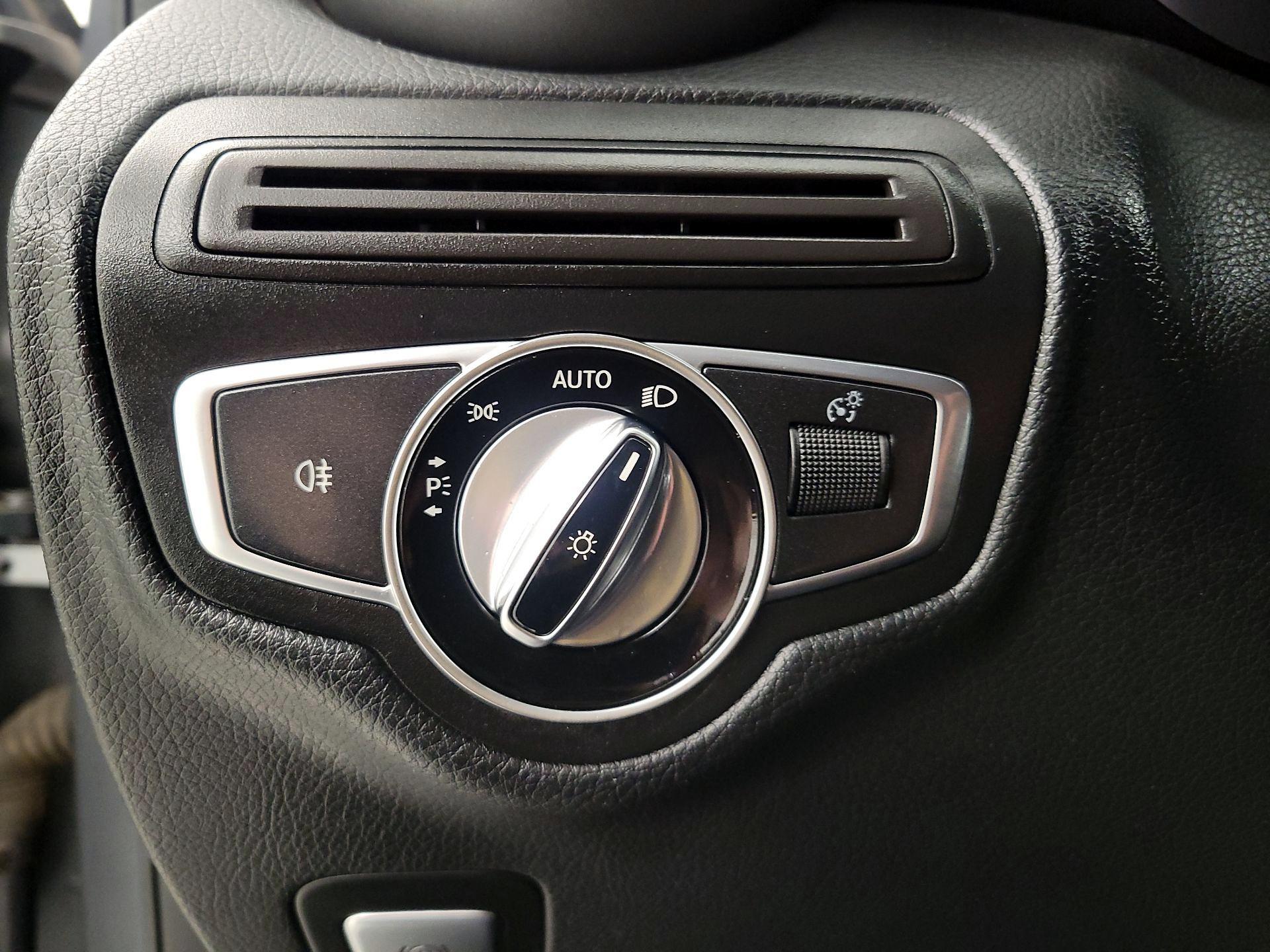 Thumbnail: 2016 Mercedes-Benz GLC - 13