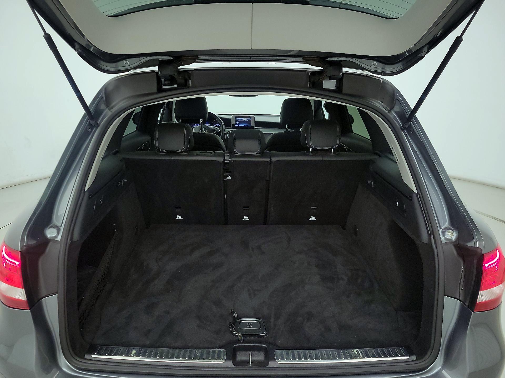 Thumbnail: 2016 Mercedes-Benz GLC - 20