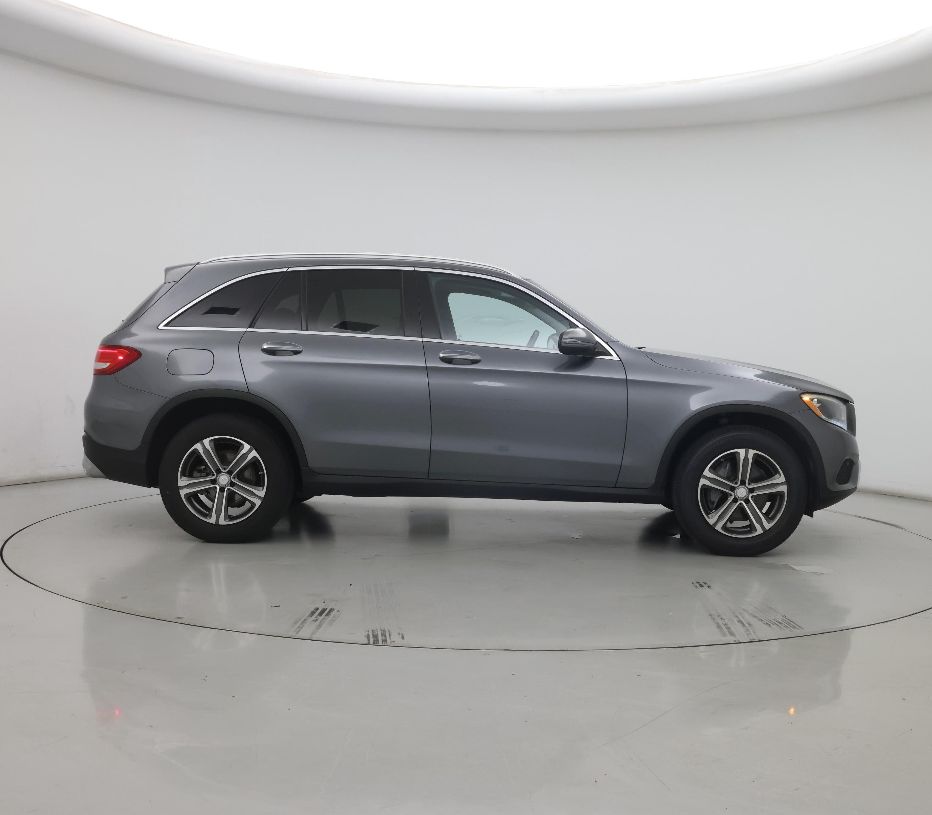 Thumbnail: 2016 Mercedes-Benz GLC - 7