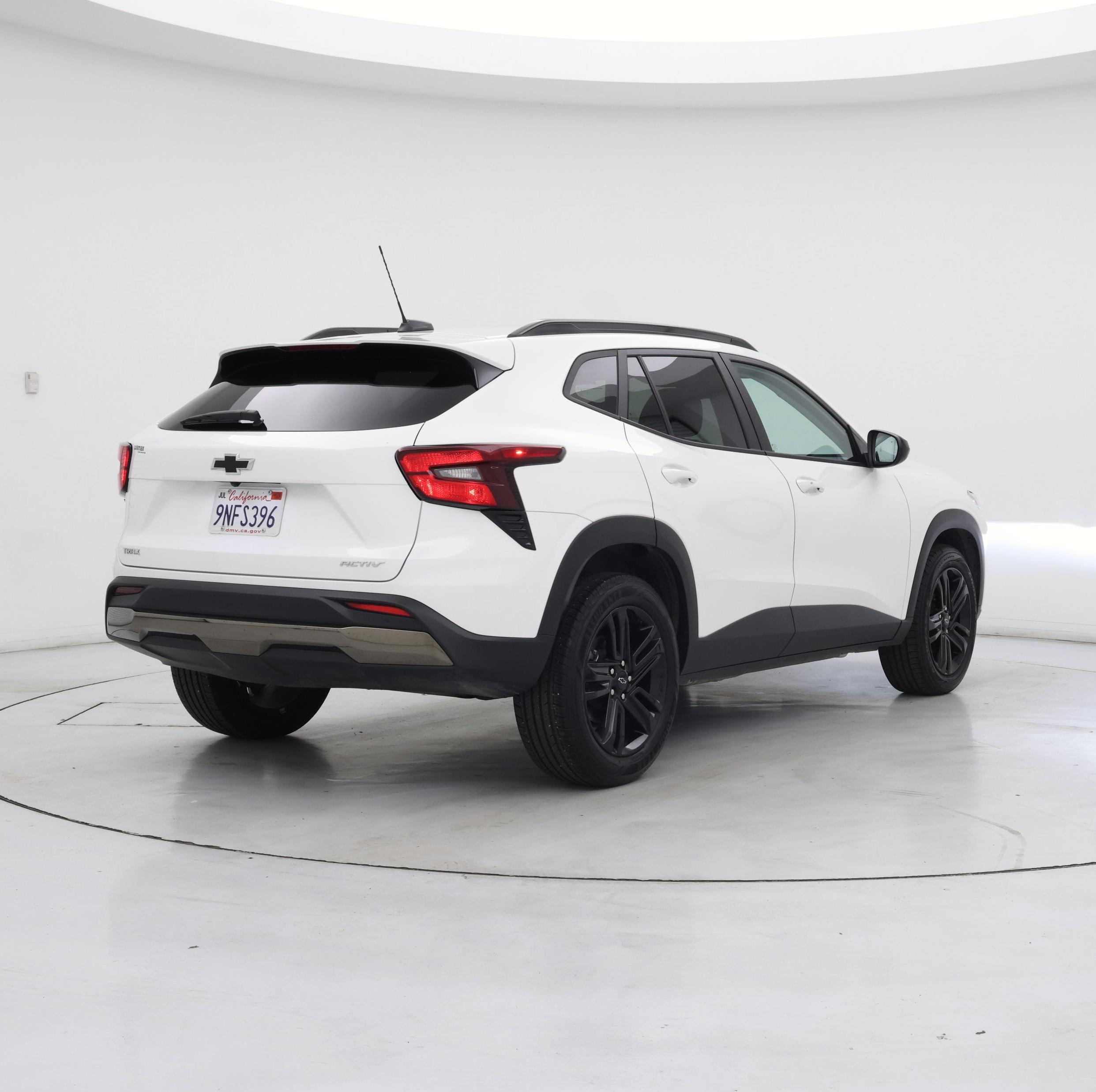 Thumbnail: 2025 Chevrolet Trax - 8