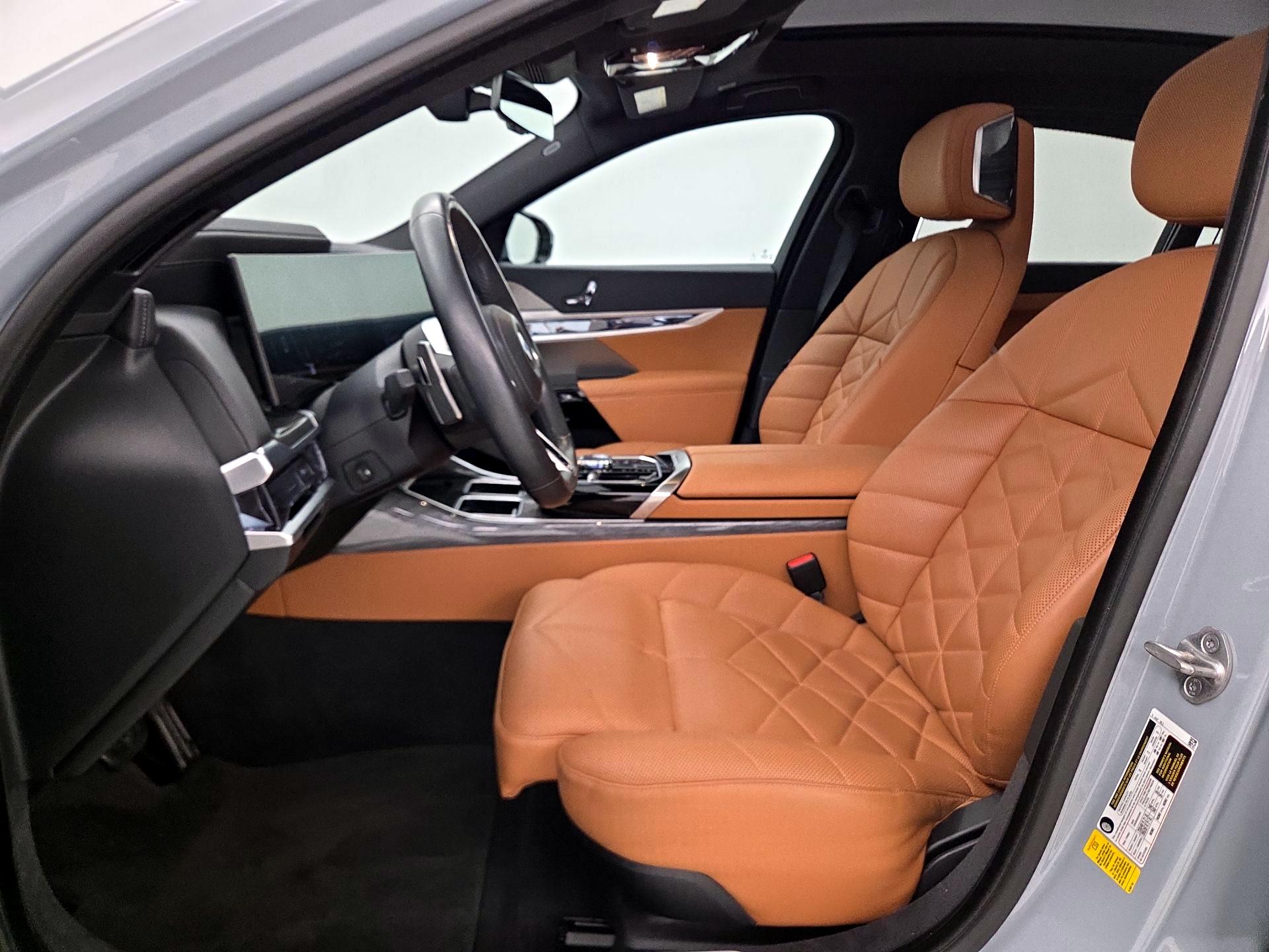 Thumbnail: 2023 BMW 7 Series - 11