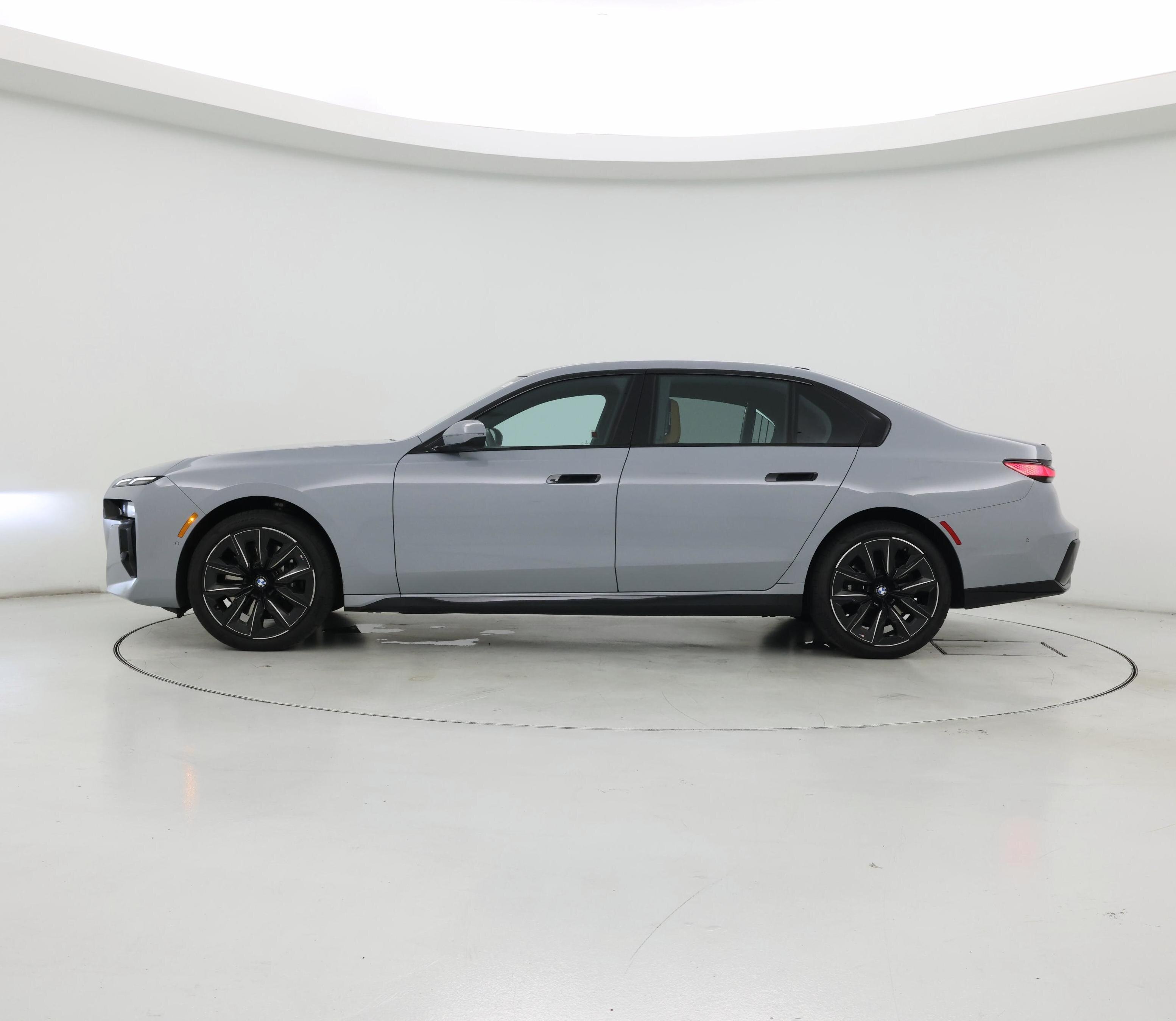 Thumbnail: 2023 BMW 7 Series - 3
