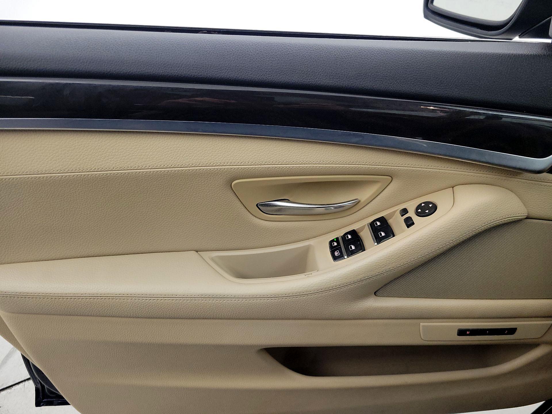 Thumbnail: 2014 BMW 5 Series - 12