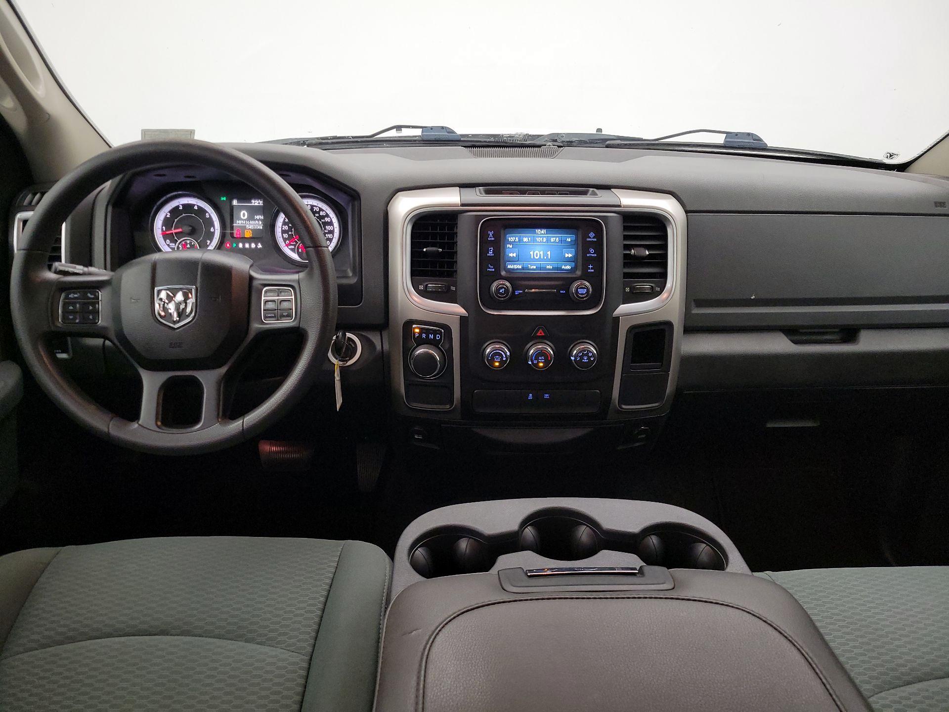 Thumbnail: 2019 RAM 1500 Classic - 9
