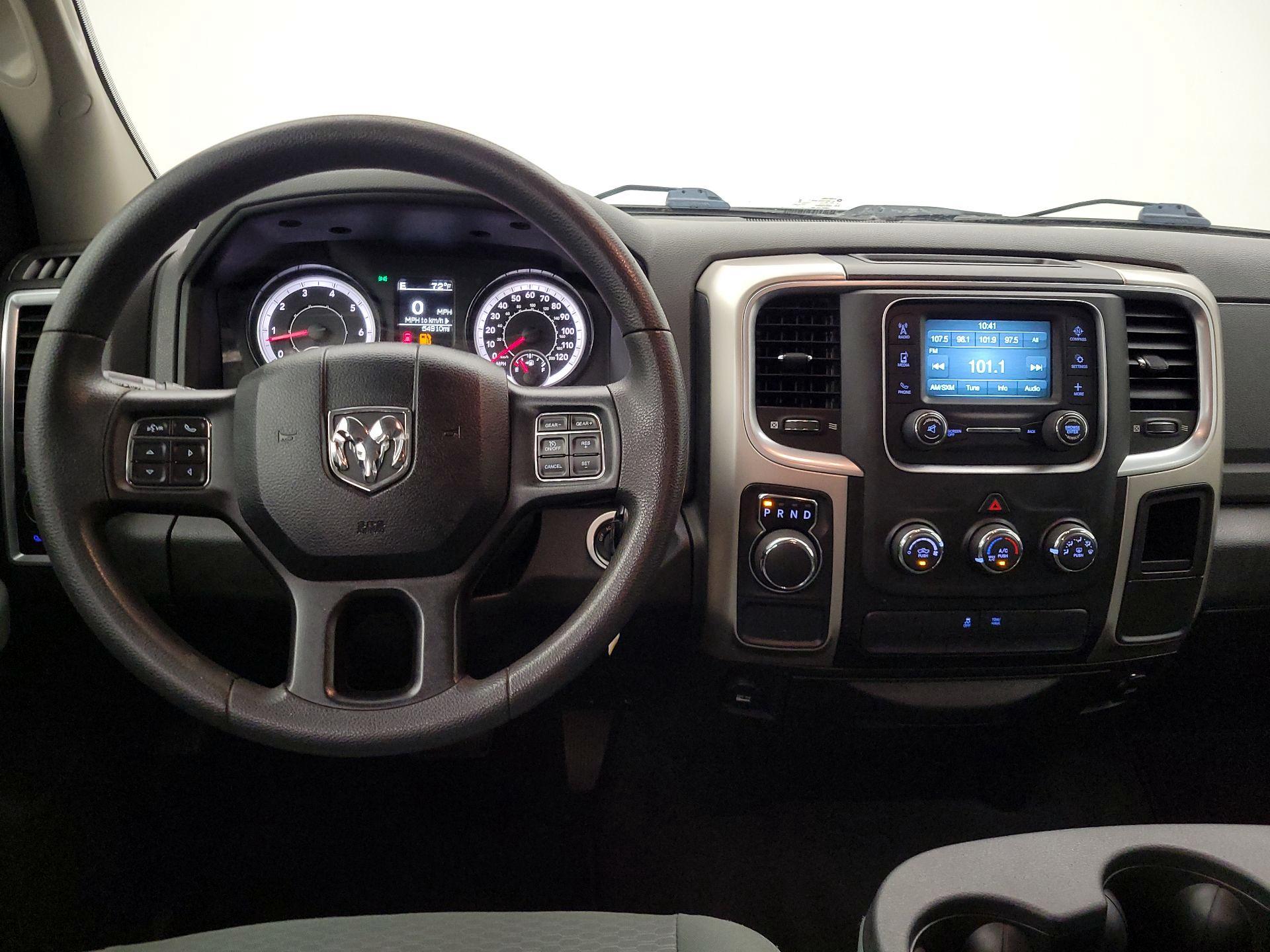 Thumbnail: 2019 RAM 1500 Classic - 10
