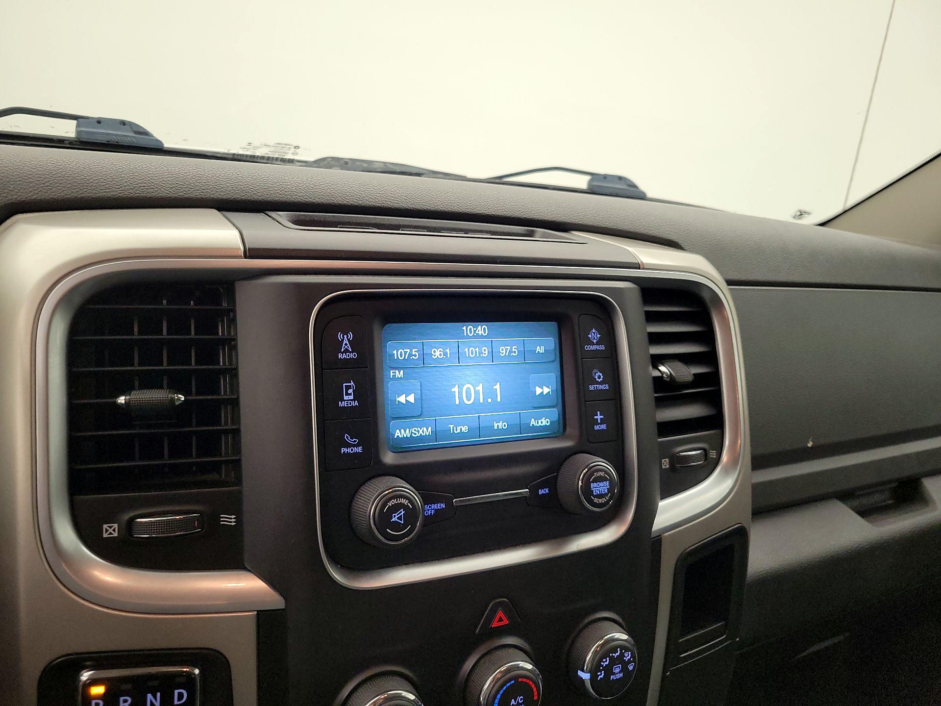Thumbnail: 2019 RAM 1500 Classic - 15