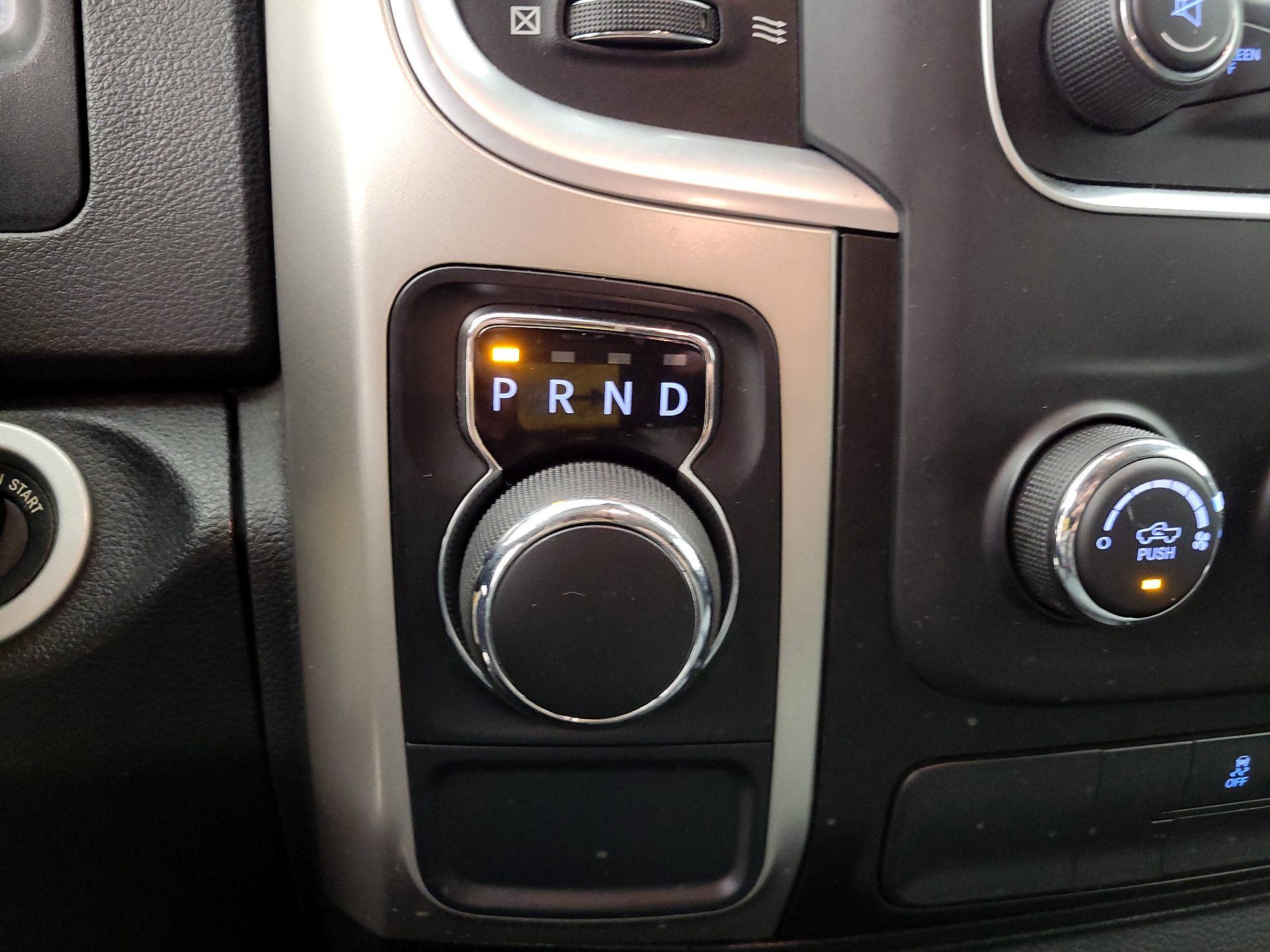 Thumbnail: 2019 RAM 1500 Classic - 17