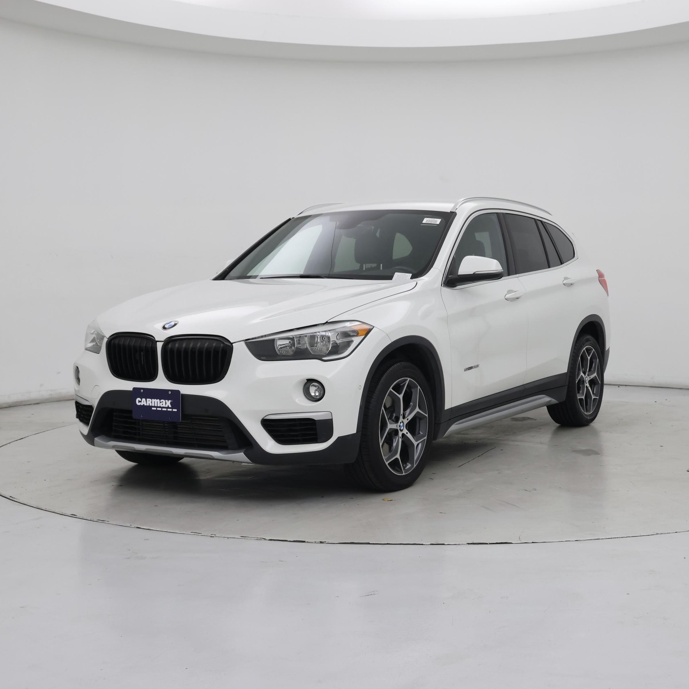 Thumbnail: 2017 BMW X1 - 4