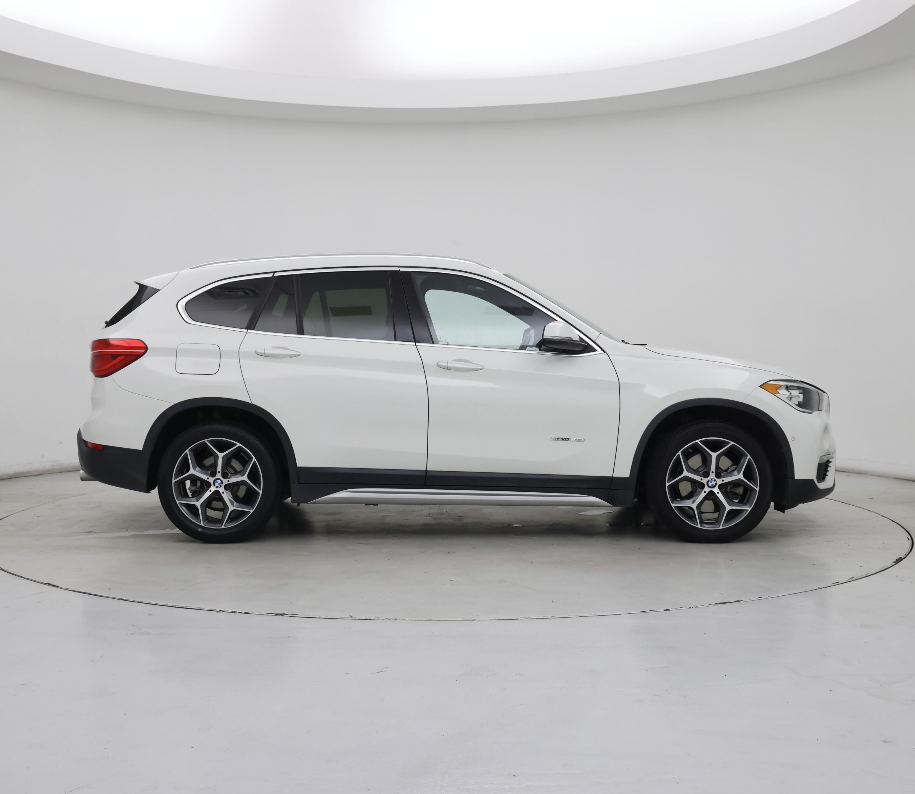 Thumbnail: 2017 BMW X1 - 7
