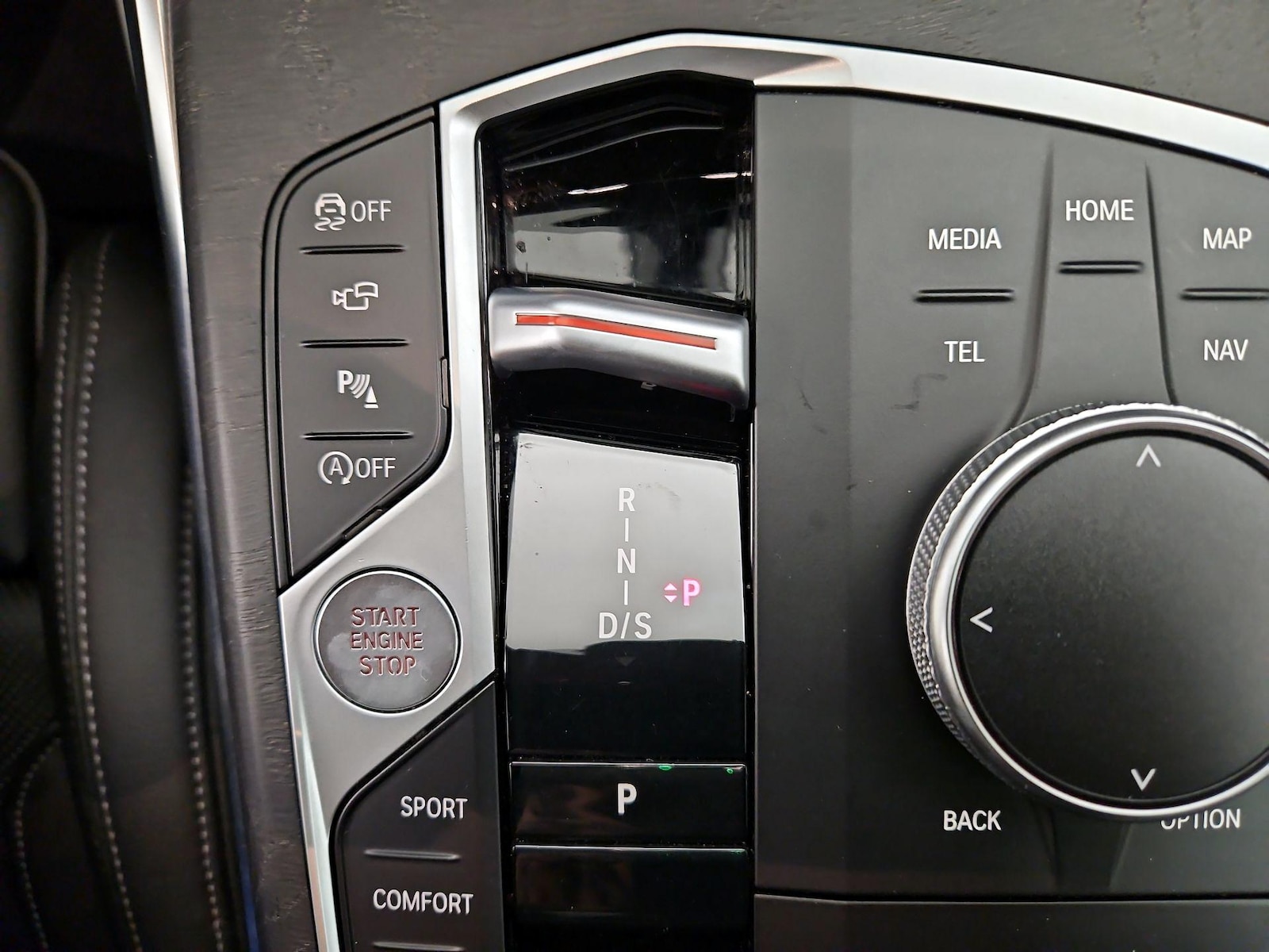 2024 BMW 3 Series 330i - Photo 18