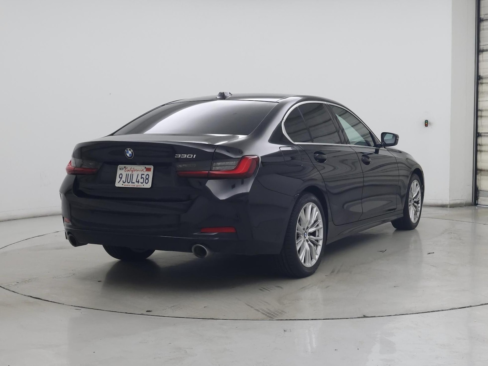 2024 BMW 3 Series 330i - Photo 9