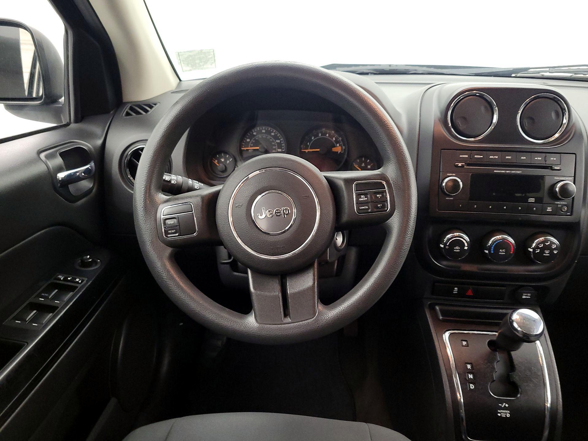 Thumbnail: 2015 Jeep Compass - 10
