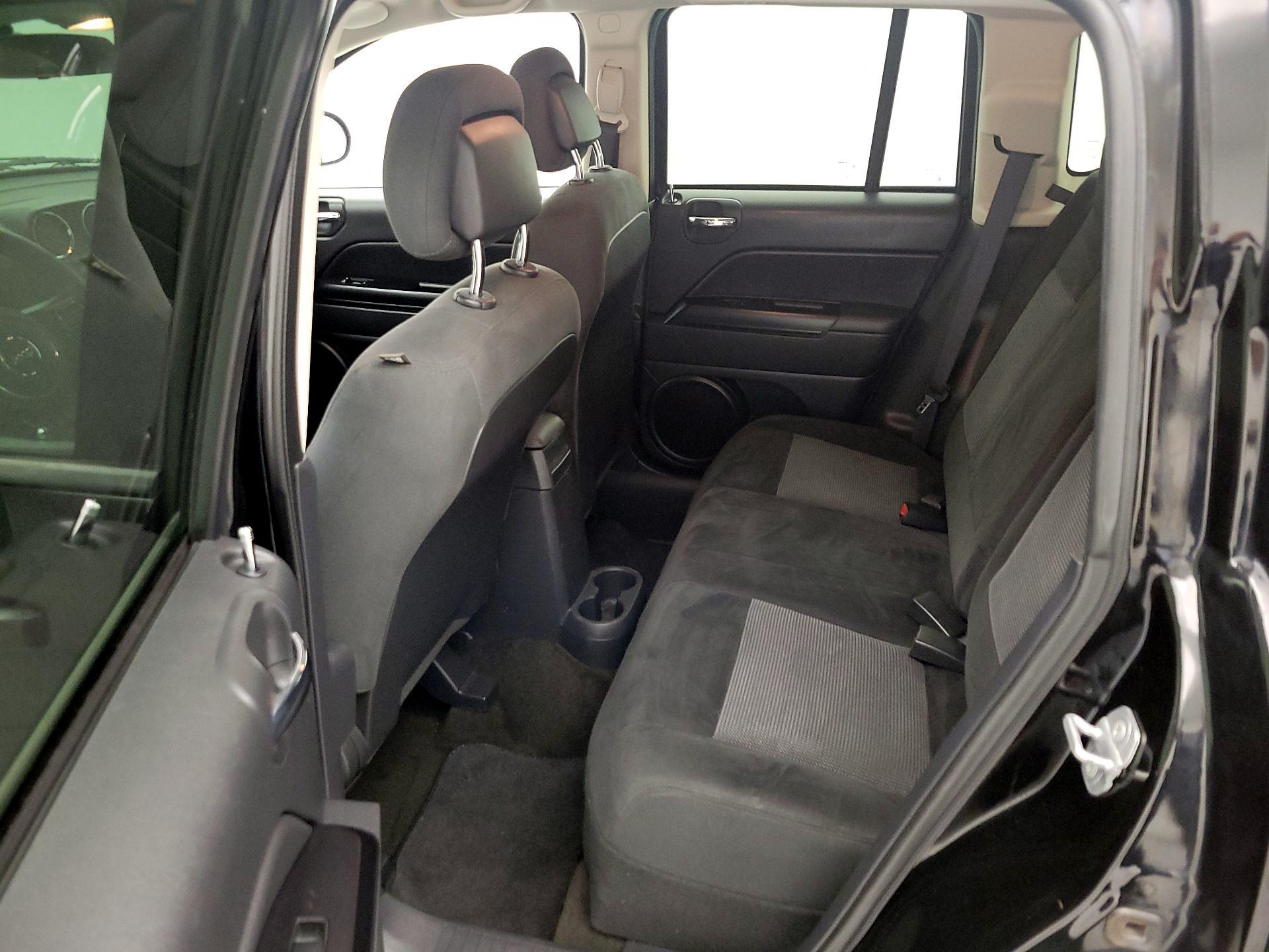Thumbnail: 2015 Jeep Compass - 16