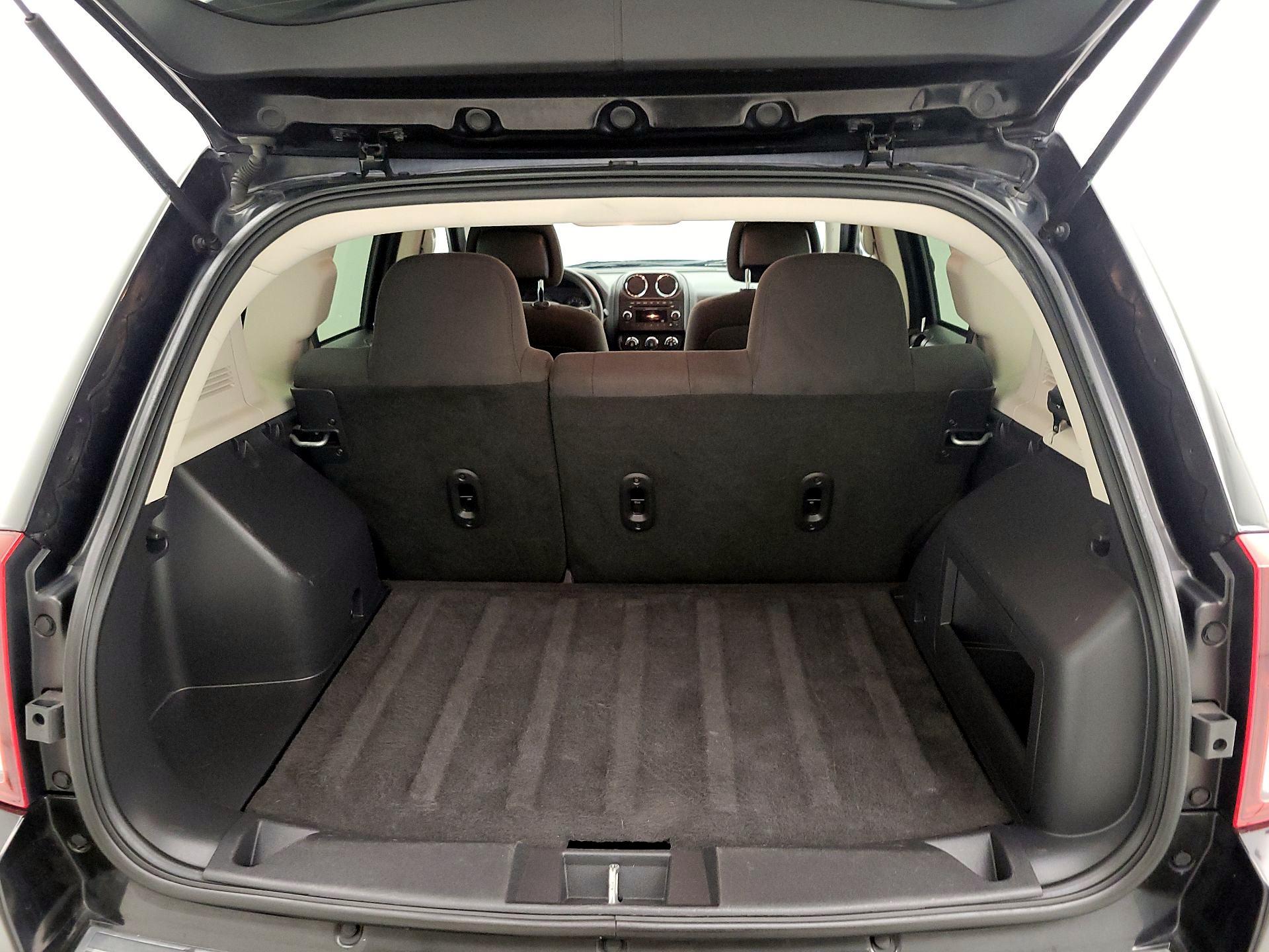 Thumbnail: 2015 Jeep Compass - 17