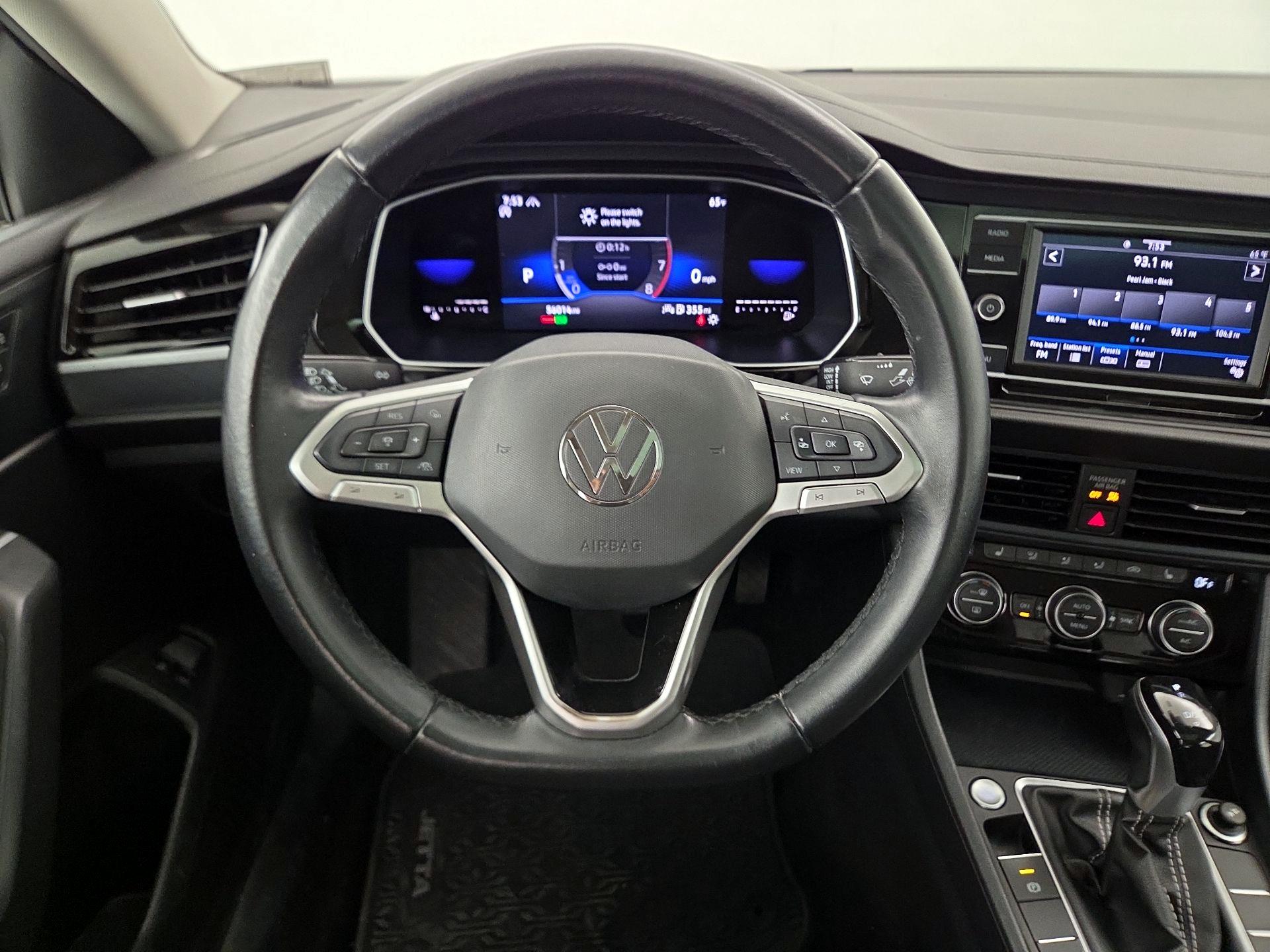 Thumbnail: 2022 Volkswagen Jetta - 10
