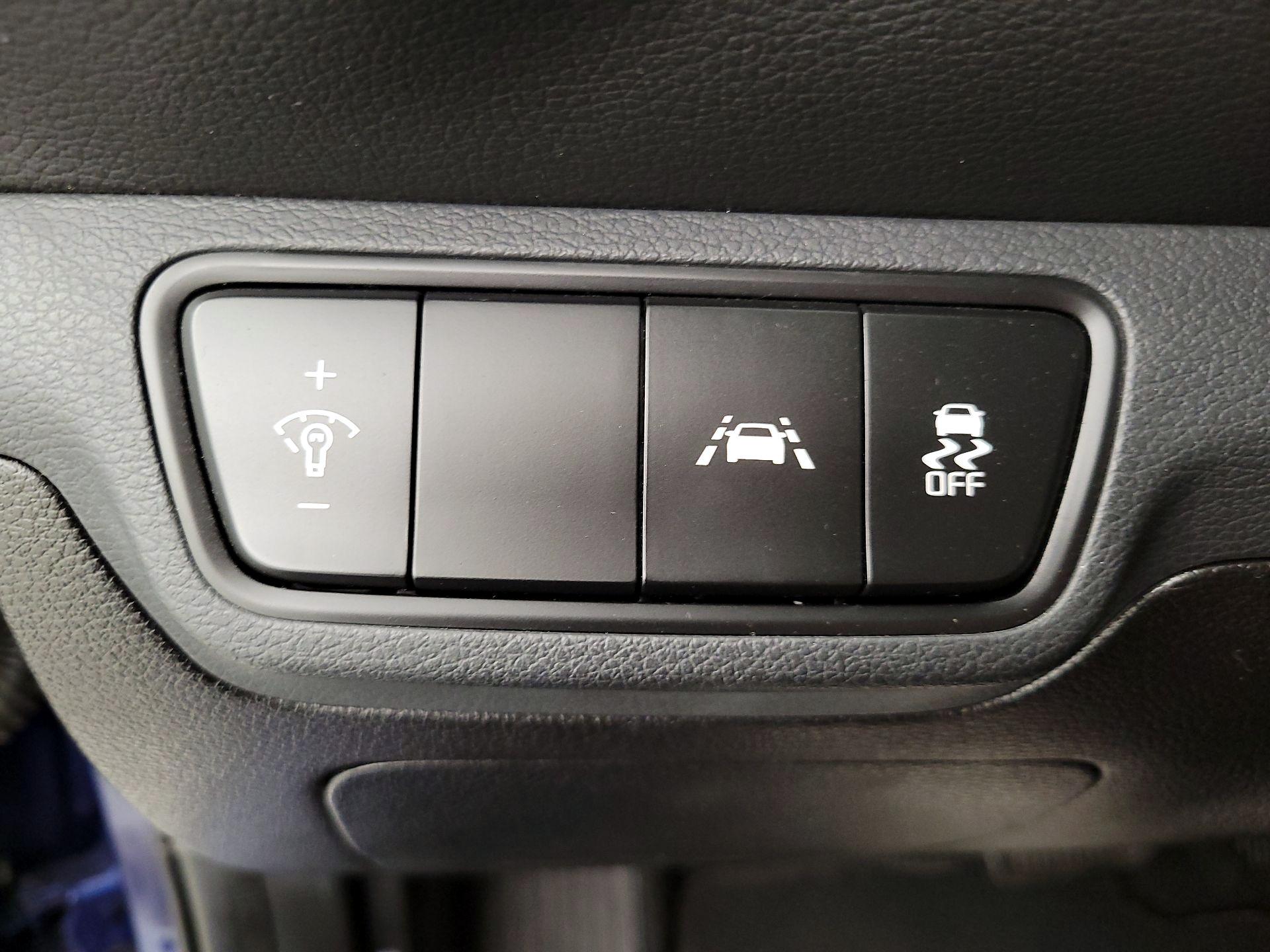 Thumbnail: 2019 Kia Forte - 13