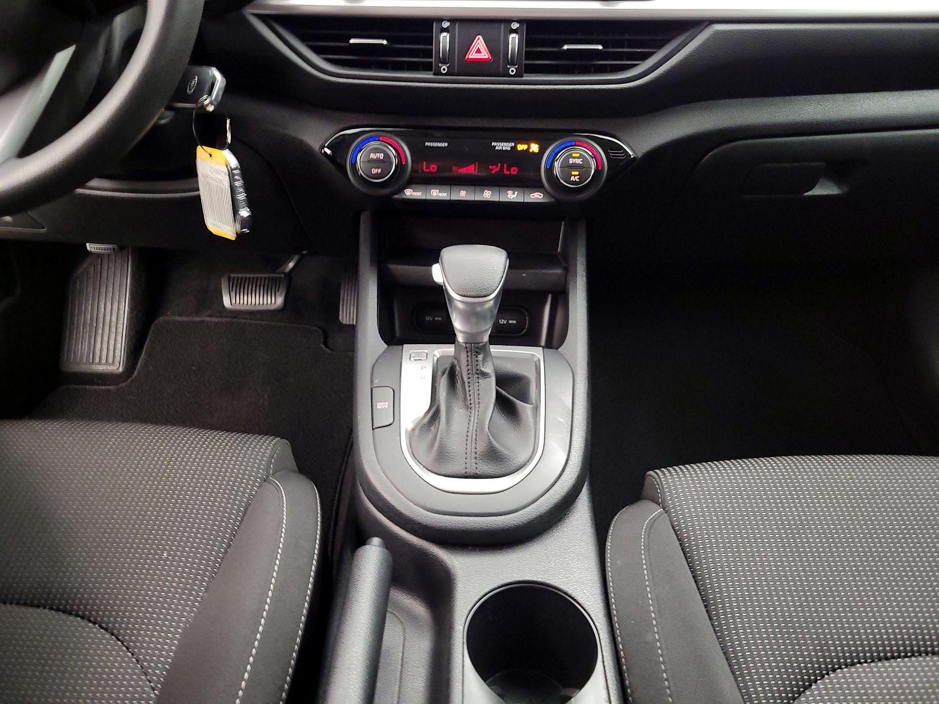 Thumbnail: 2019 Kia Forte - 17