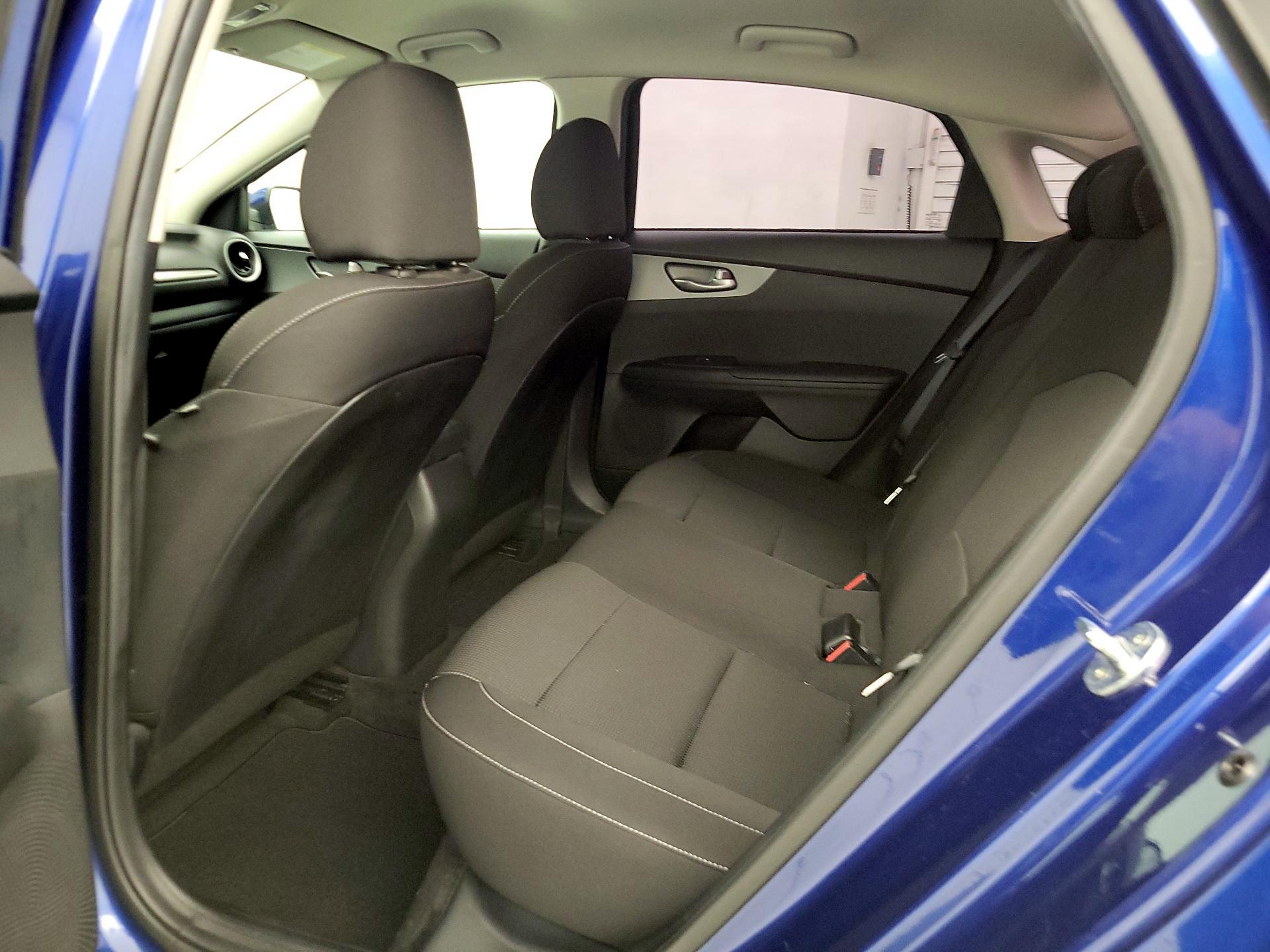 Thumbnail: 2019 Kia Forte - 19
