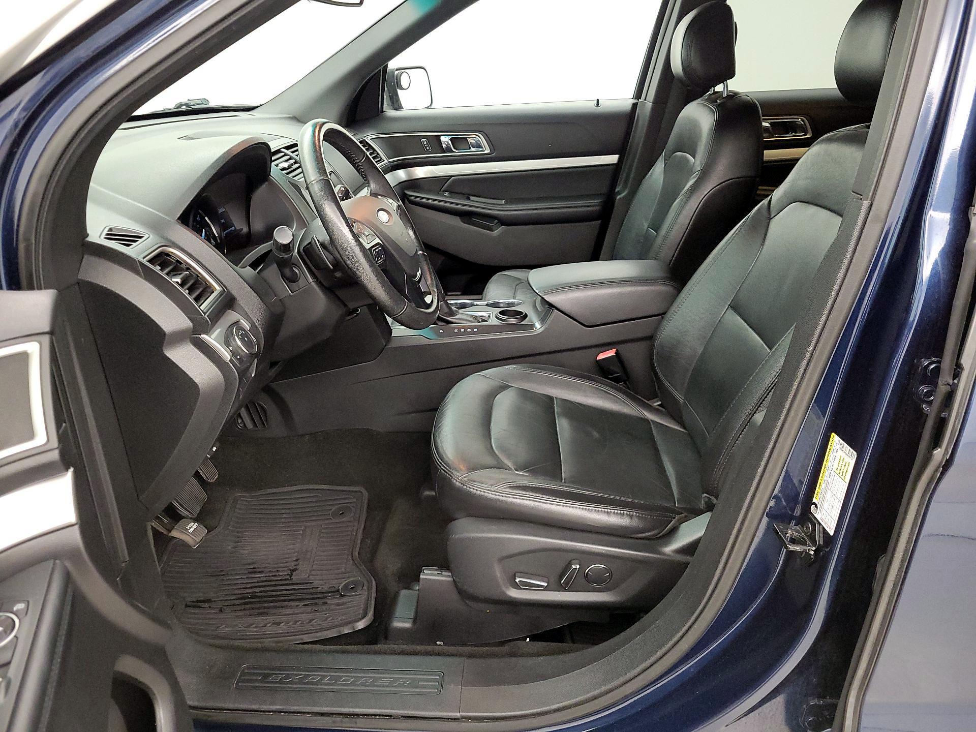 Thumbnail: 2017 Ford Explorer - 9