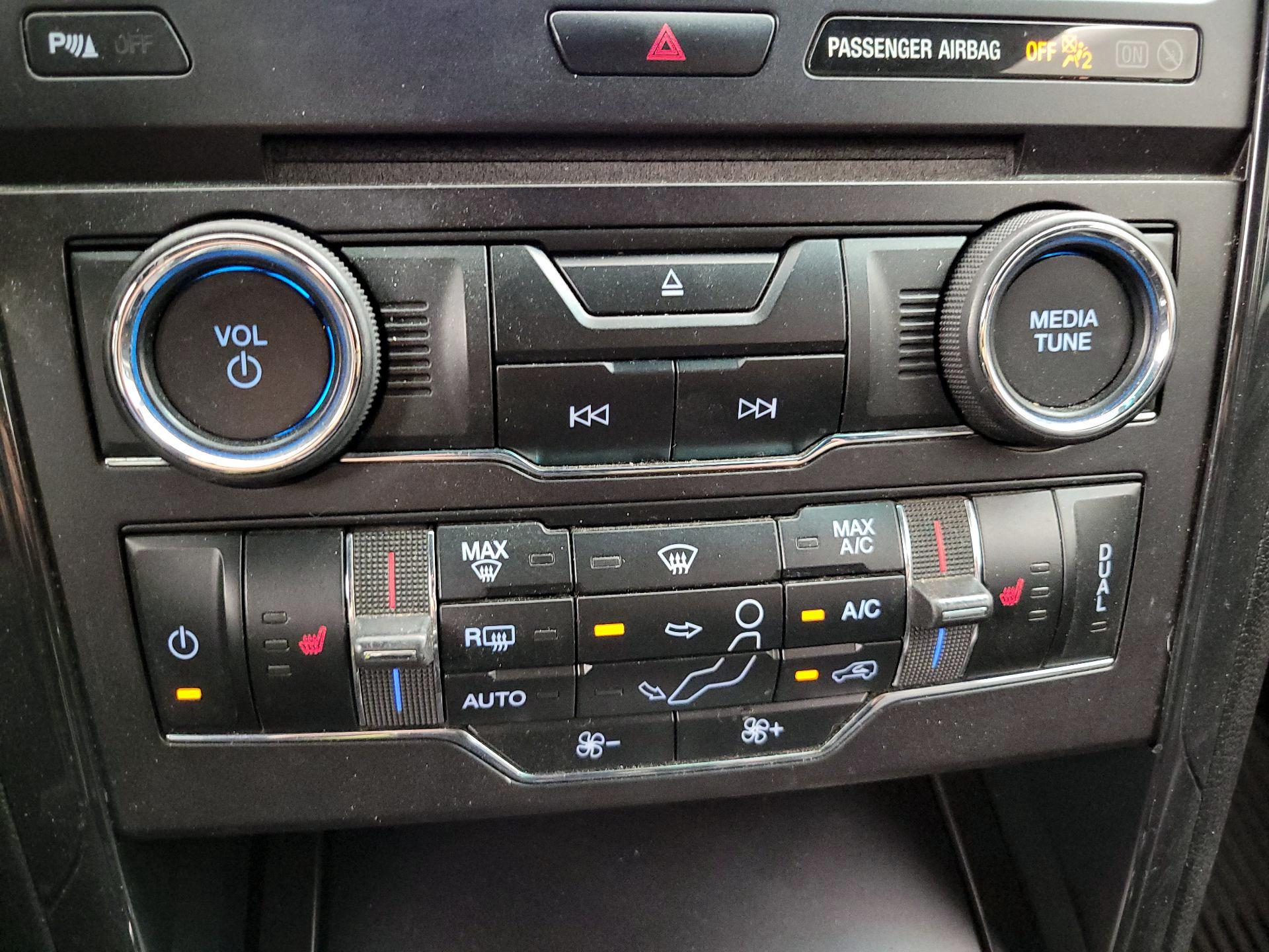 Thumbnail: 2017 Ford Explorer - 15