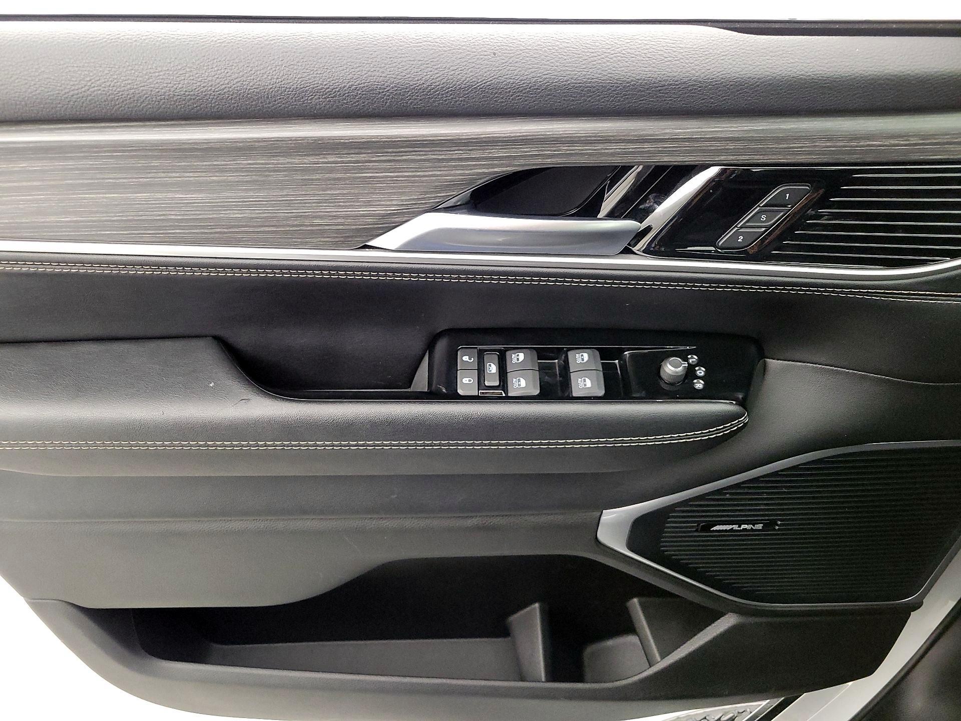 Thumbnail: 2024 Jeep Wagoneer - 12