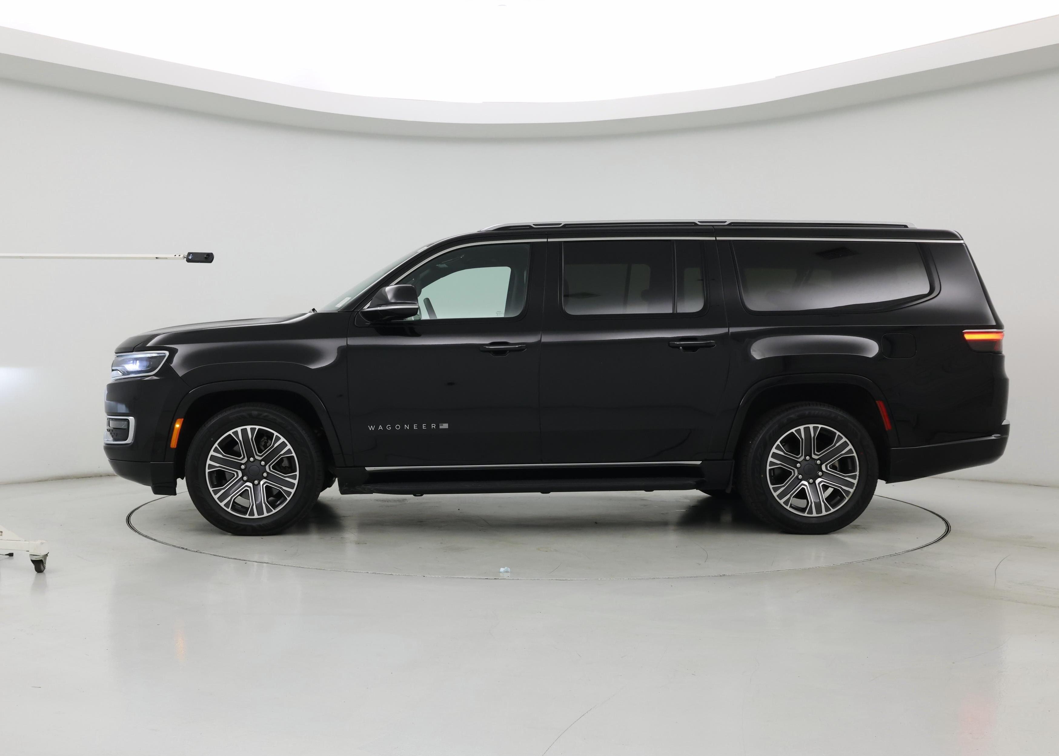 Thumbnail: 2023 Jeep Wagoneer - 3