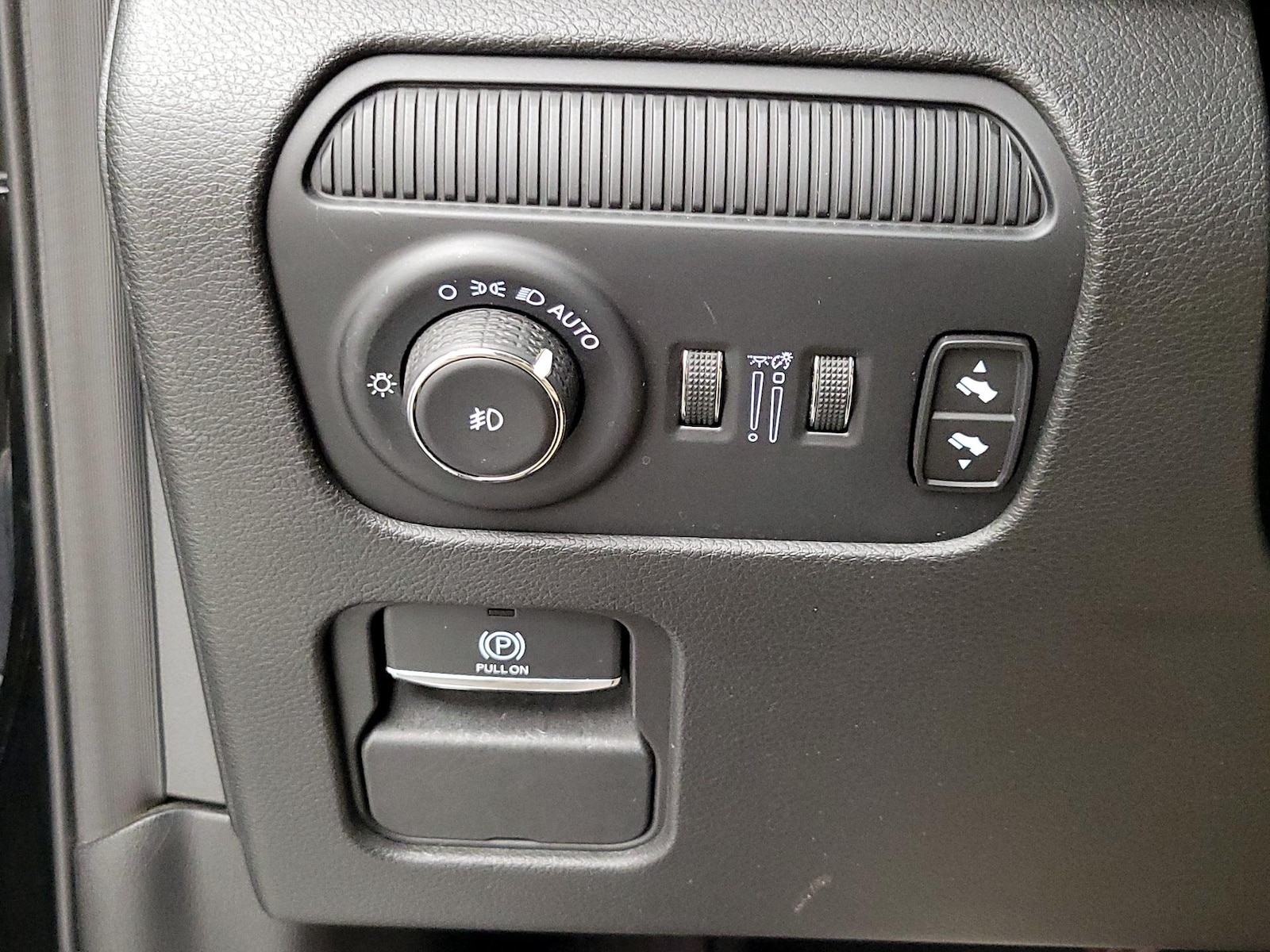 2024 Jeep Grand Wagoneer L Series I - Photo 14