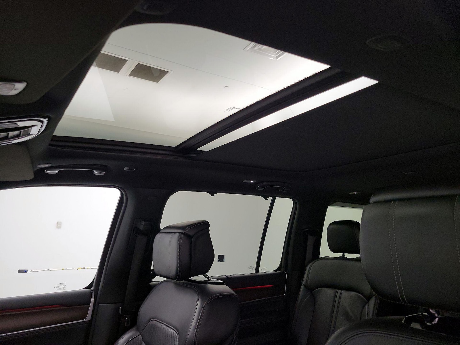 2024 Jeep Grand Wagoneer L Series I - Photo 21