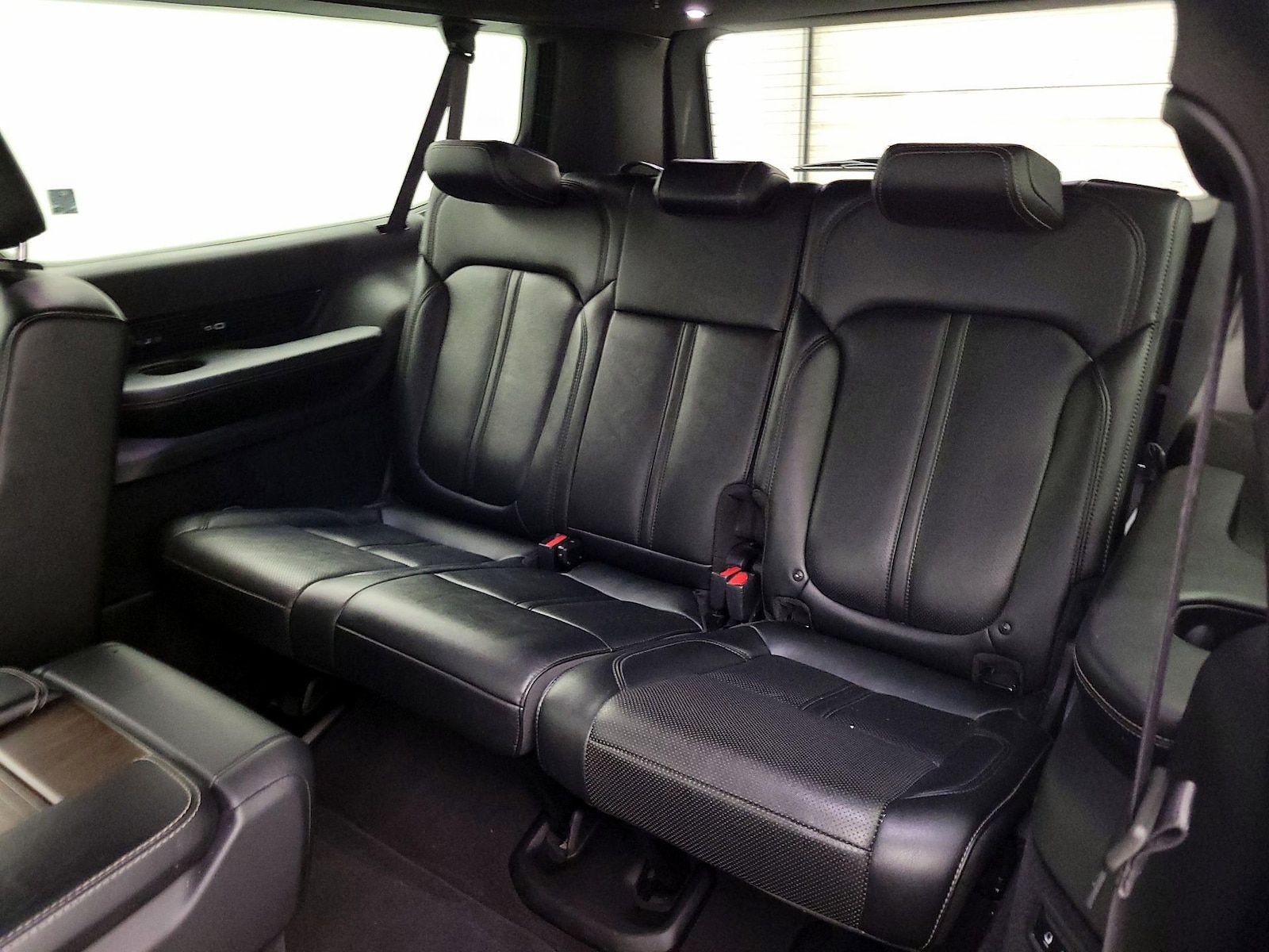 2024 Jeep Grand Wagoneer L Series I - Photo 23