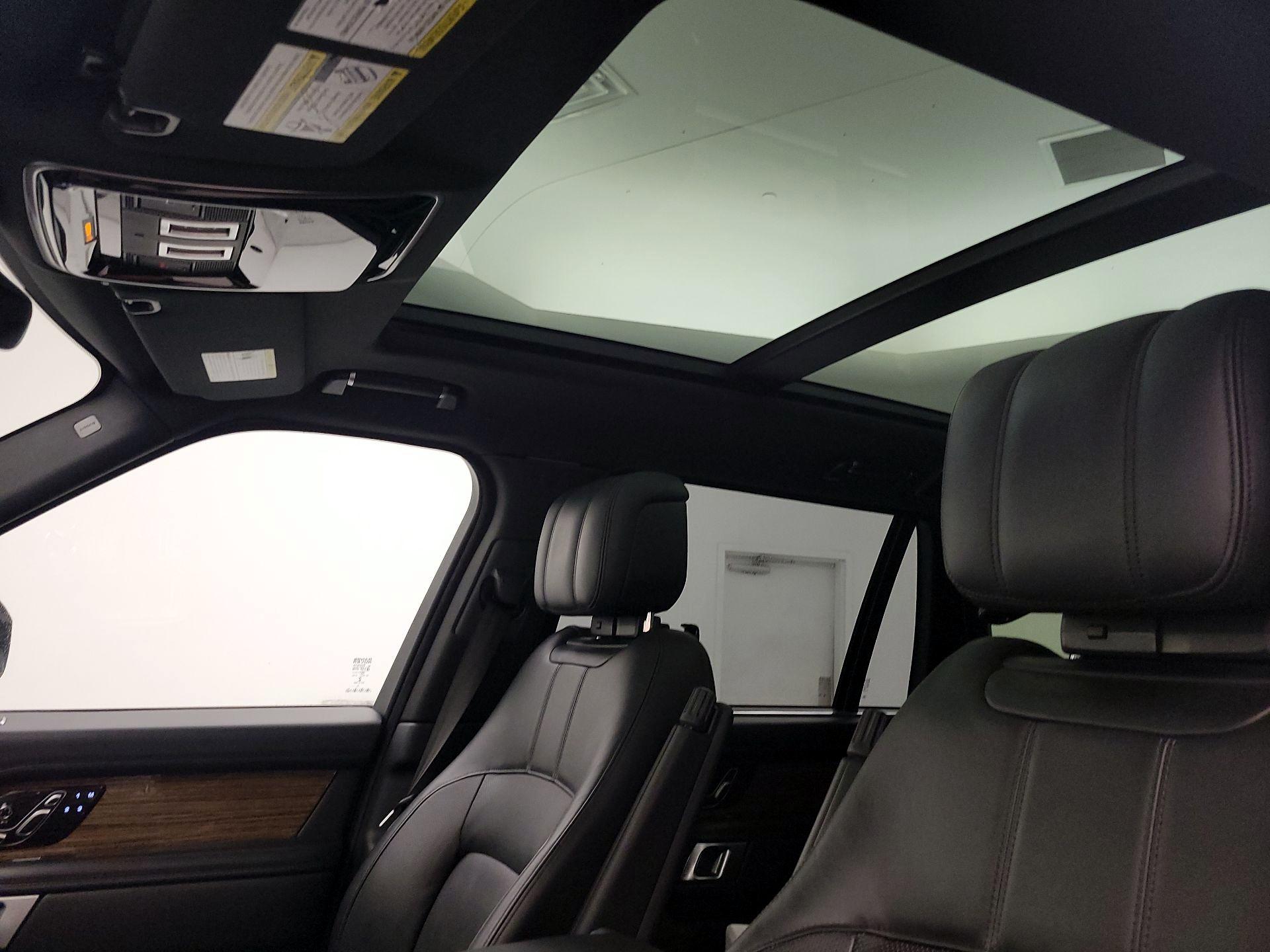 Thumbnail: 2020 Land Rover Range Rover - 19