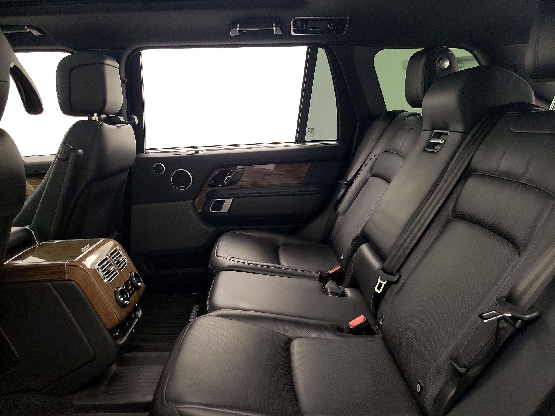 Thumbnail: 2020 Land Rover Range Rover - 20