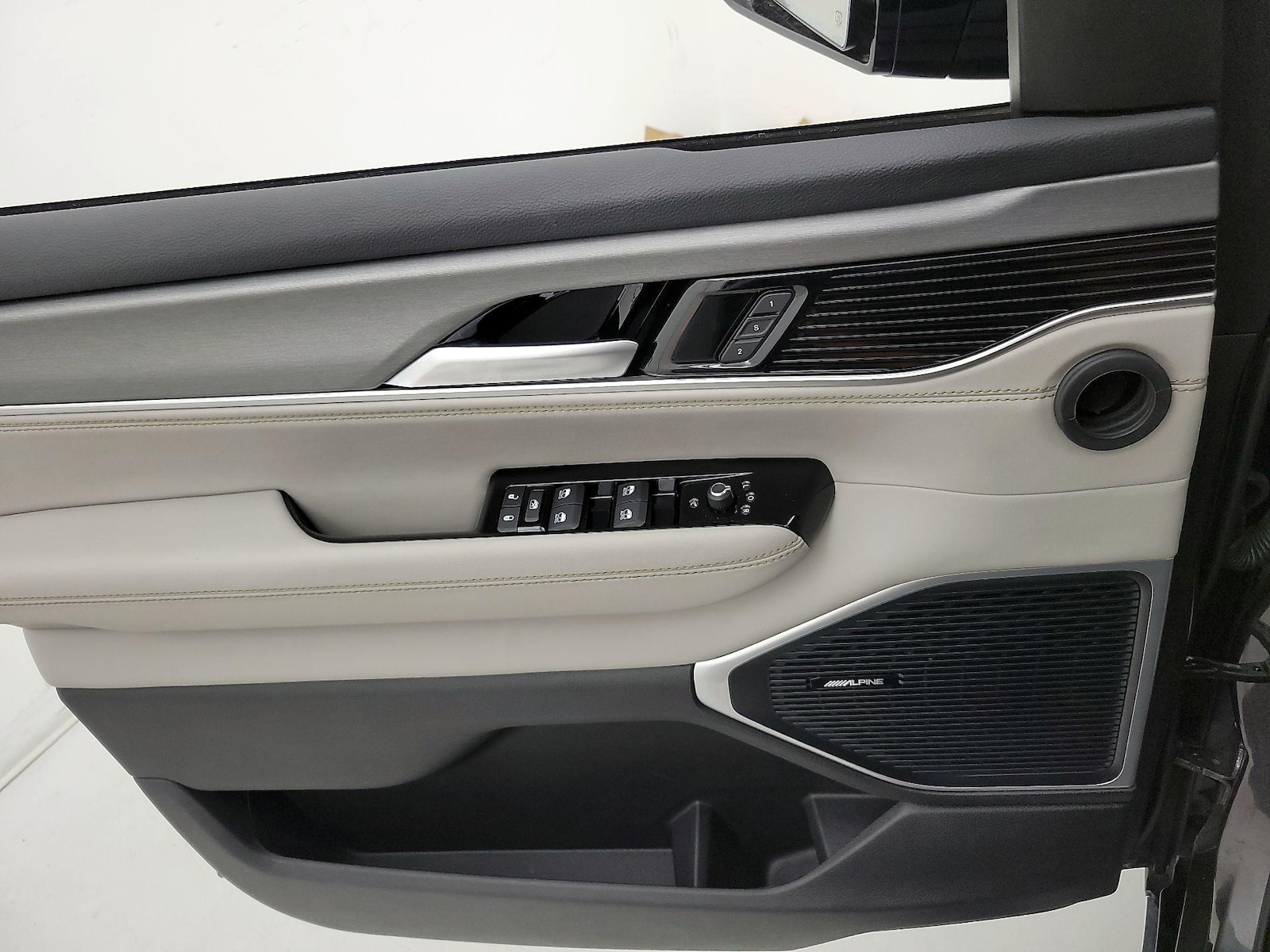 2025 Jeep Wagoneer Series I - Photo 13