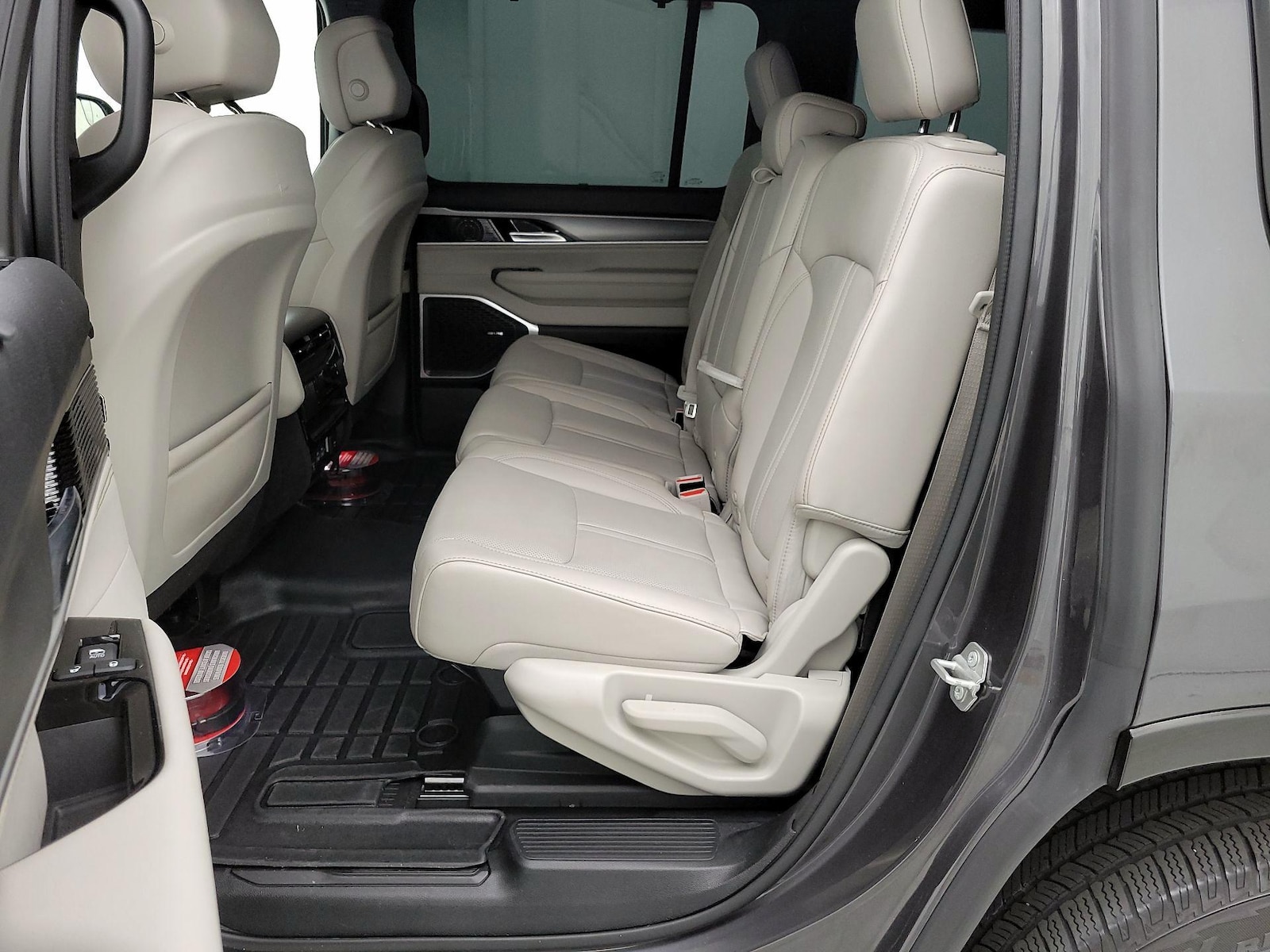 2025 Jeep Wagoneer Series I - Photo 20