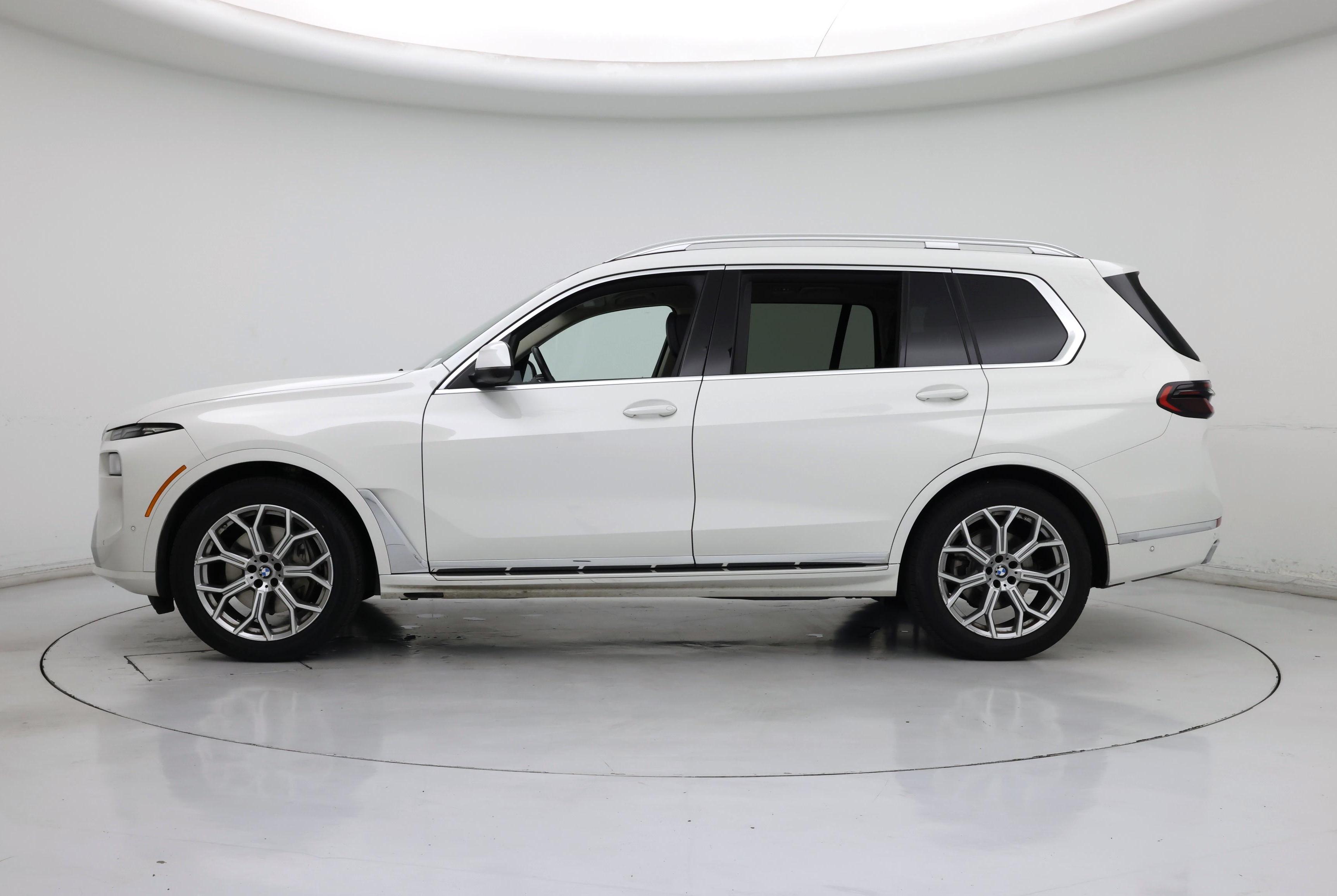 Thumbnail: 2025 BMW X7 - 3