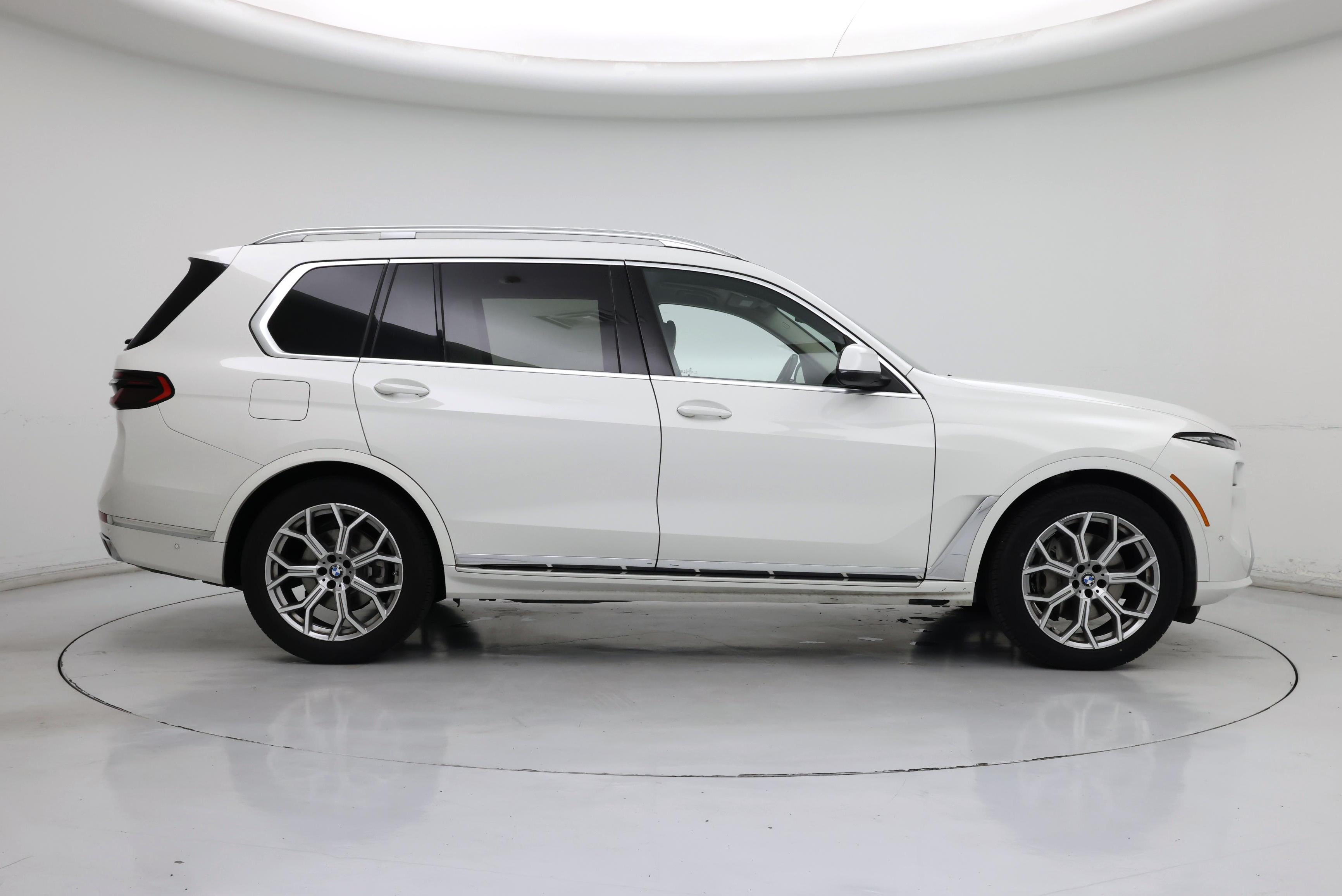 Thumbnail: 2025 BMW X7 - 7