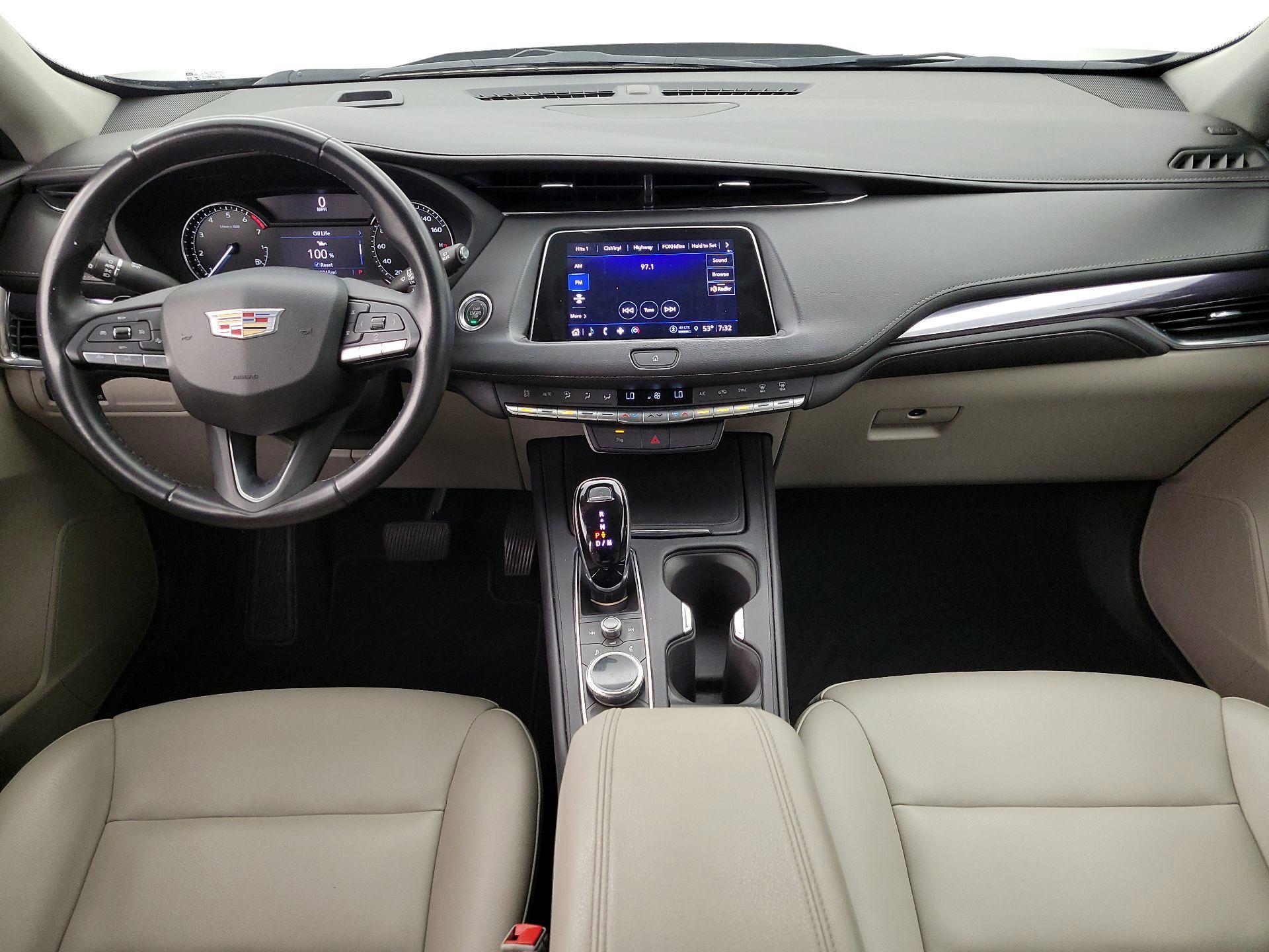 Thumbnail: 2022 Cadillac XT4 - 9