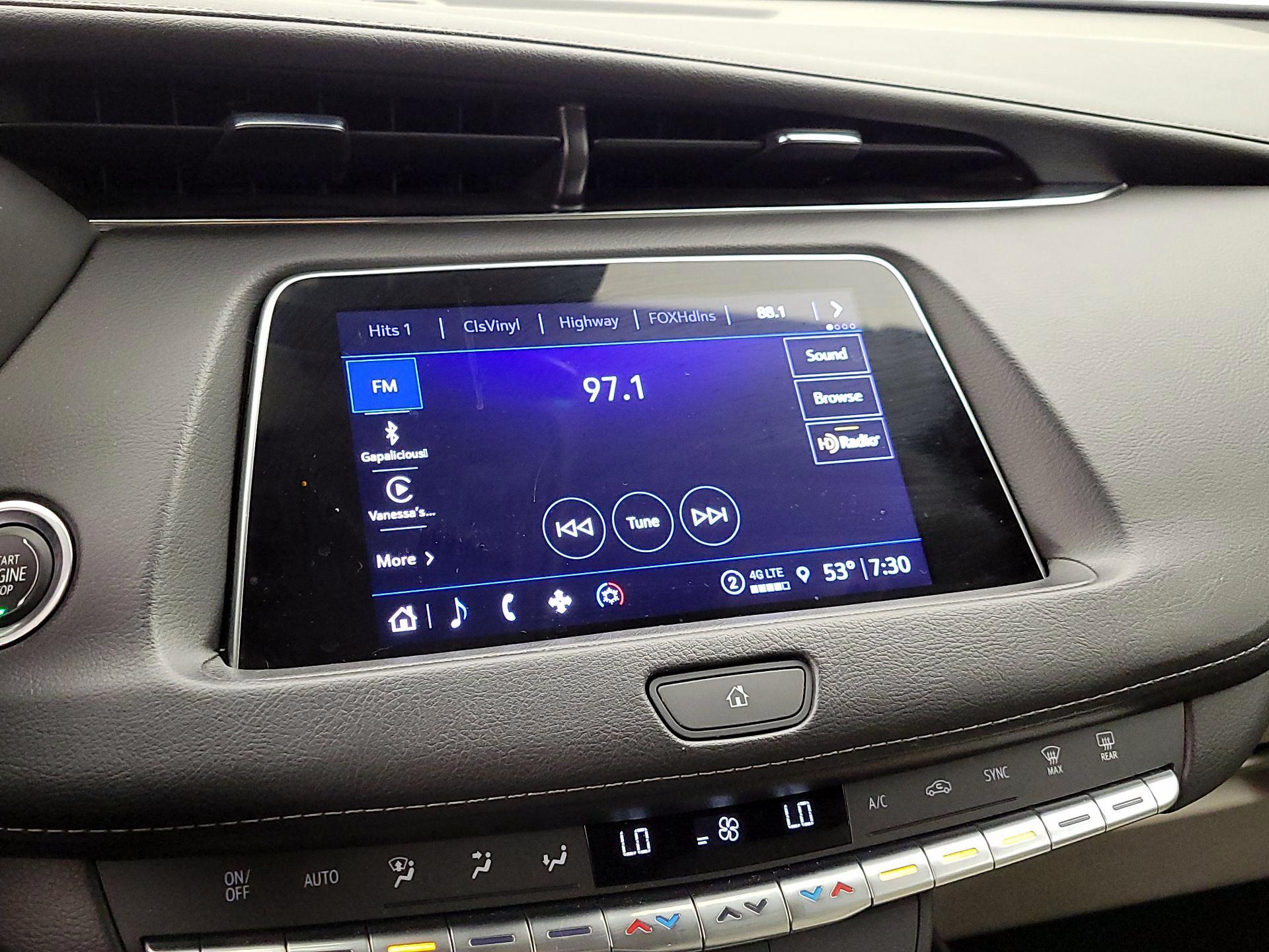 Thumbnail: 2022 Cadillac XT4 - 15
