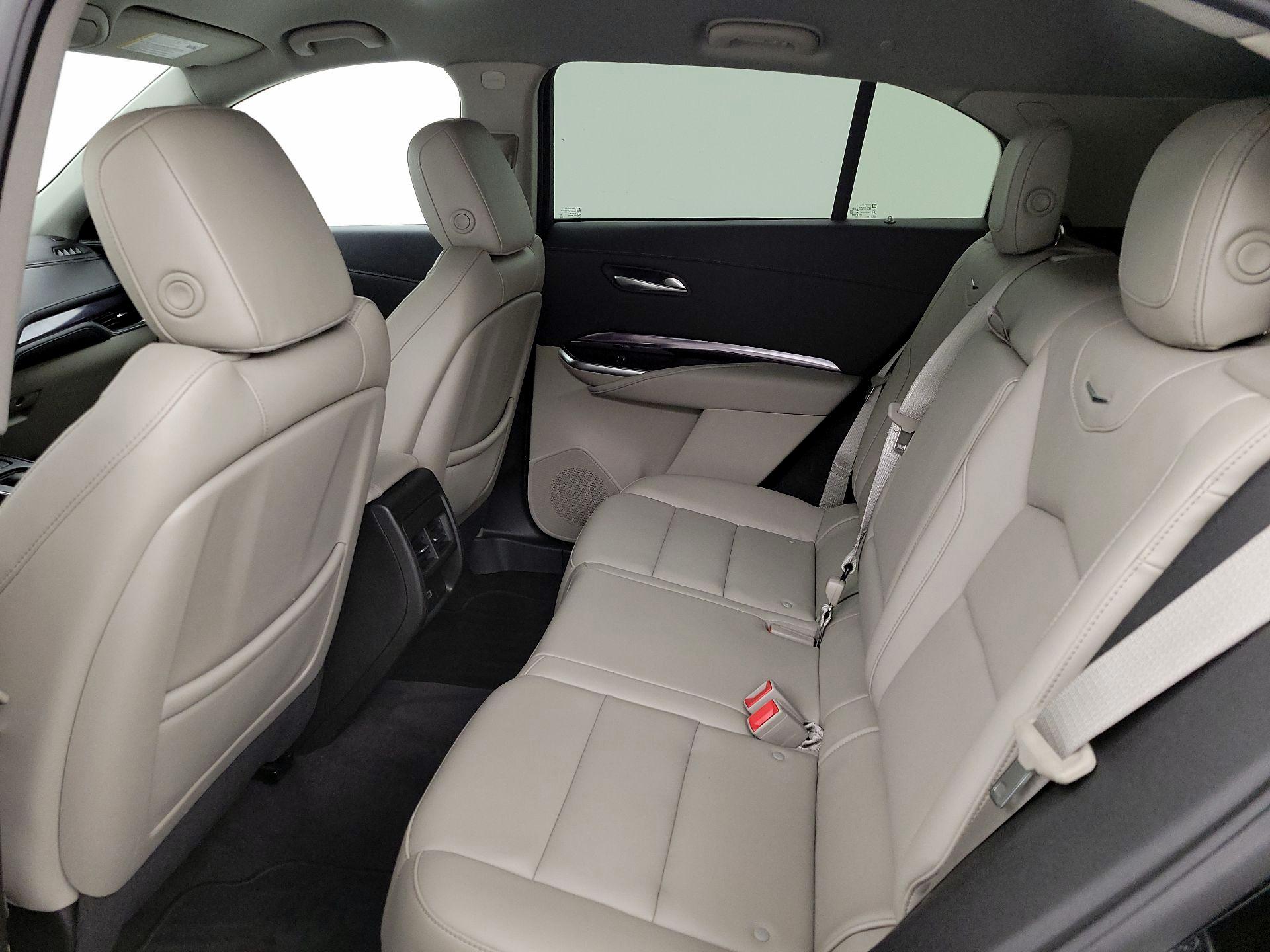 Thumbnail: 2022 Cadillac XT4 - 19