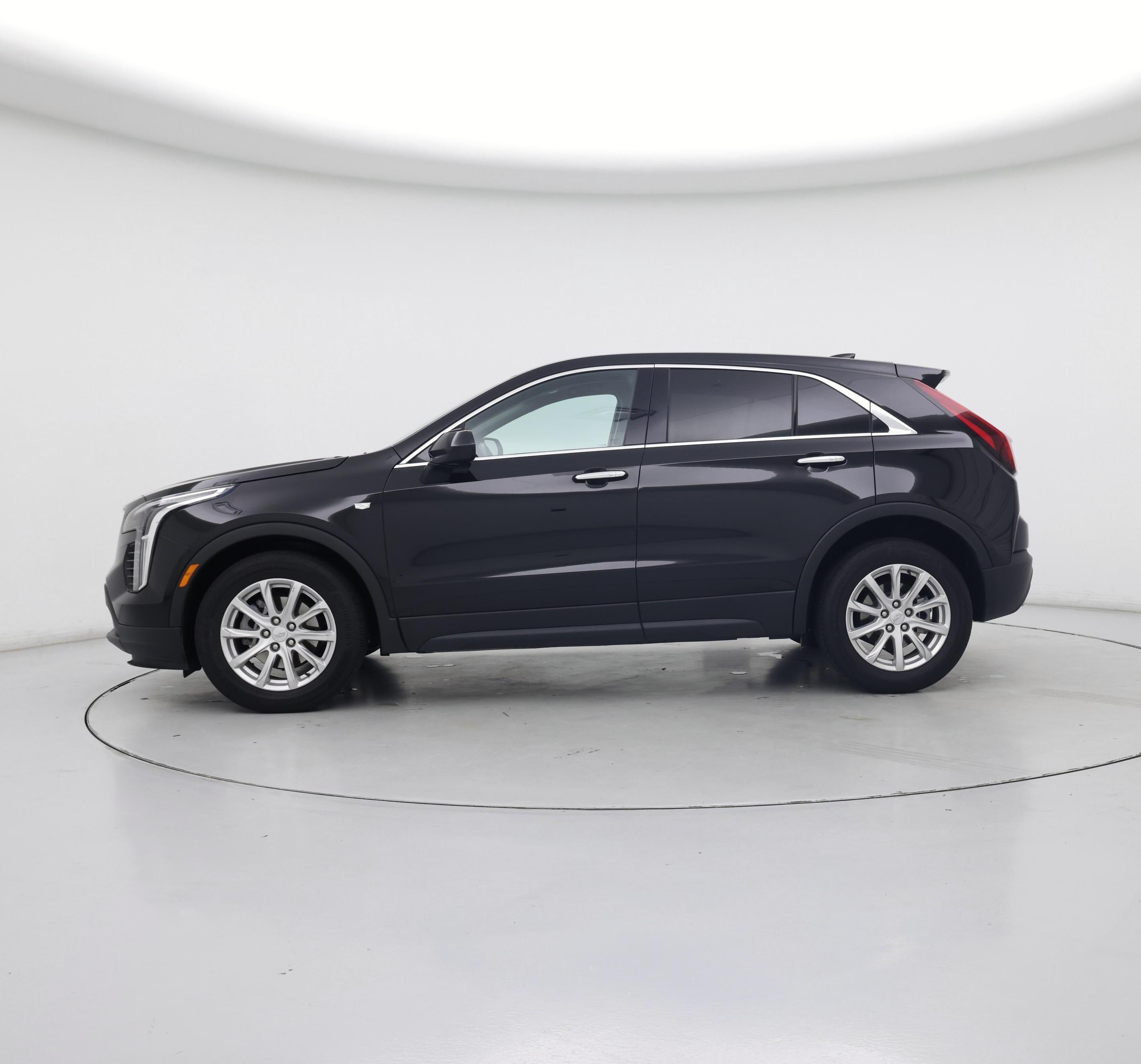 Thumbnail: 2022 Cadillac XT4 - 3