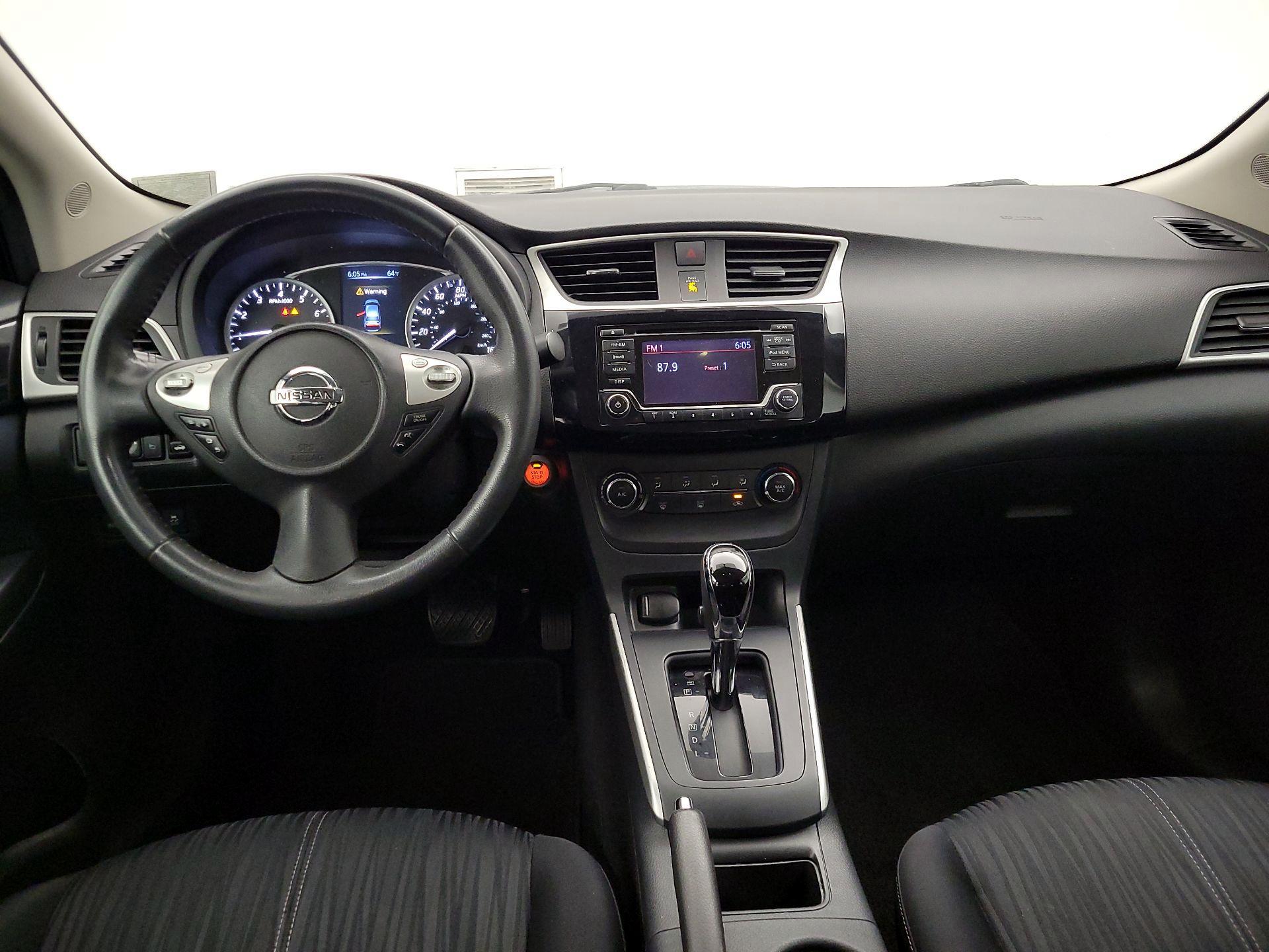 Thumbnail: 2017 Nissan Sentra - 9